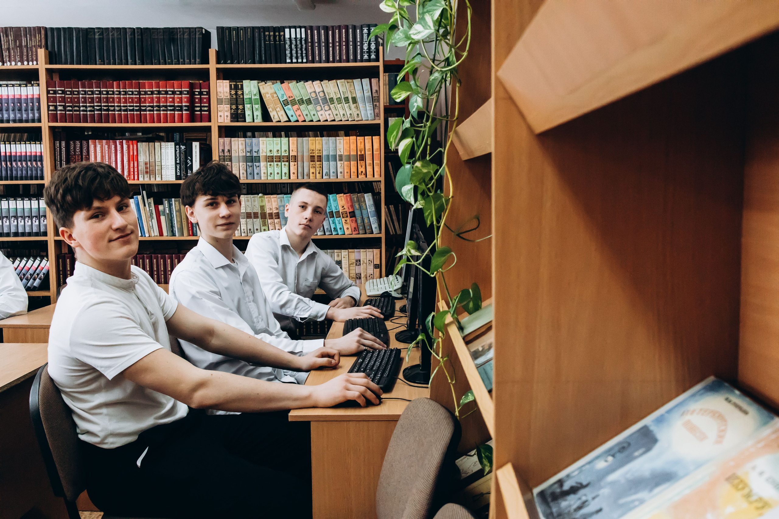 СОШ № 26 Тугулым 2025. Семейный фотограф Нижневартовск Тюмень Ефимова Ирина