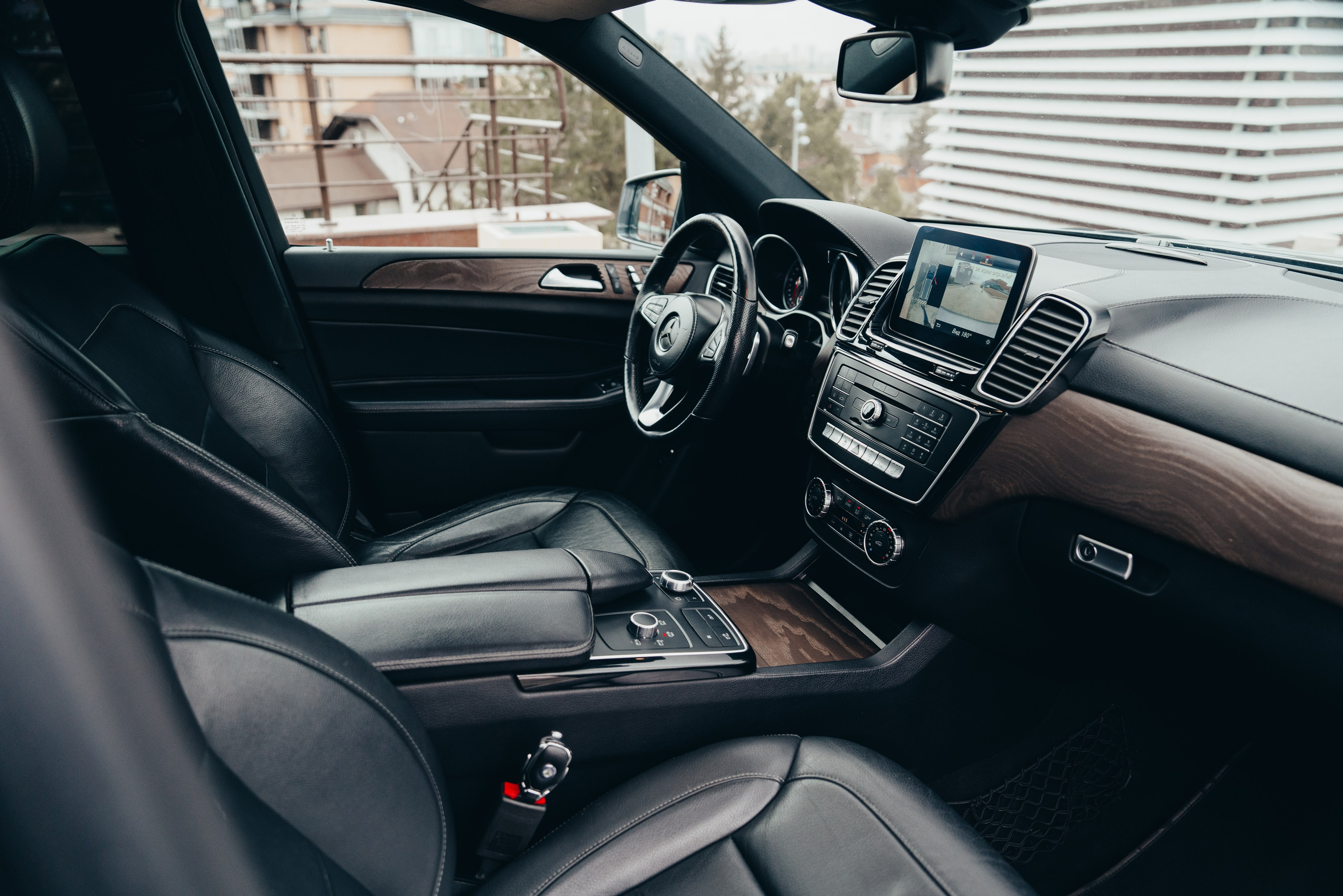 Mercedes-Benz GLS-Class 350 d. Идеальные портреты для соцсетей — Фотограф Ленар