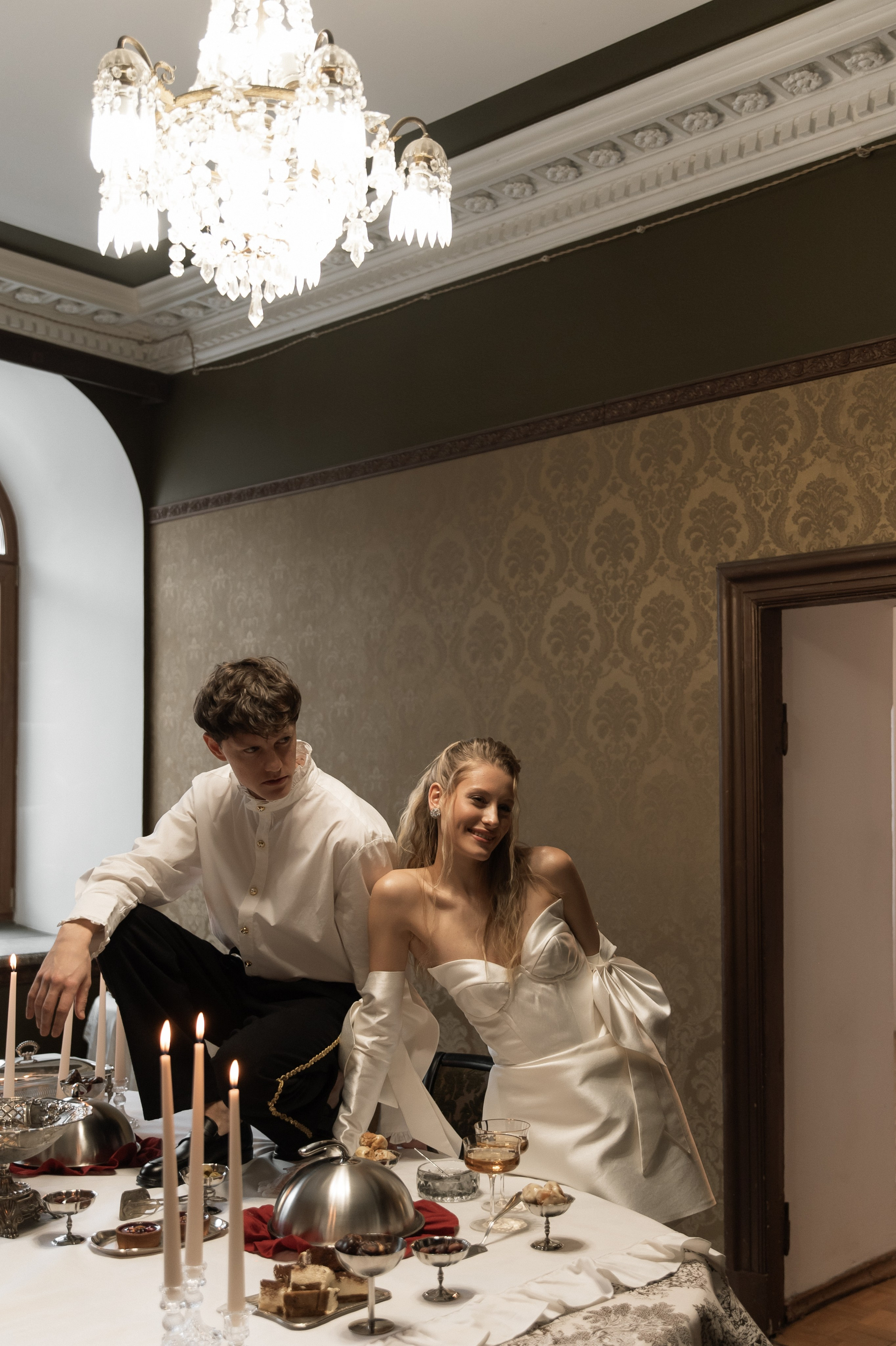 Свадебная съемка в исторической квартире на Чистых прудах. Ярослава Ерина — свадебный фотограф в Москве