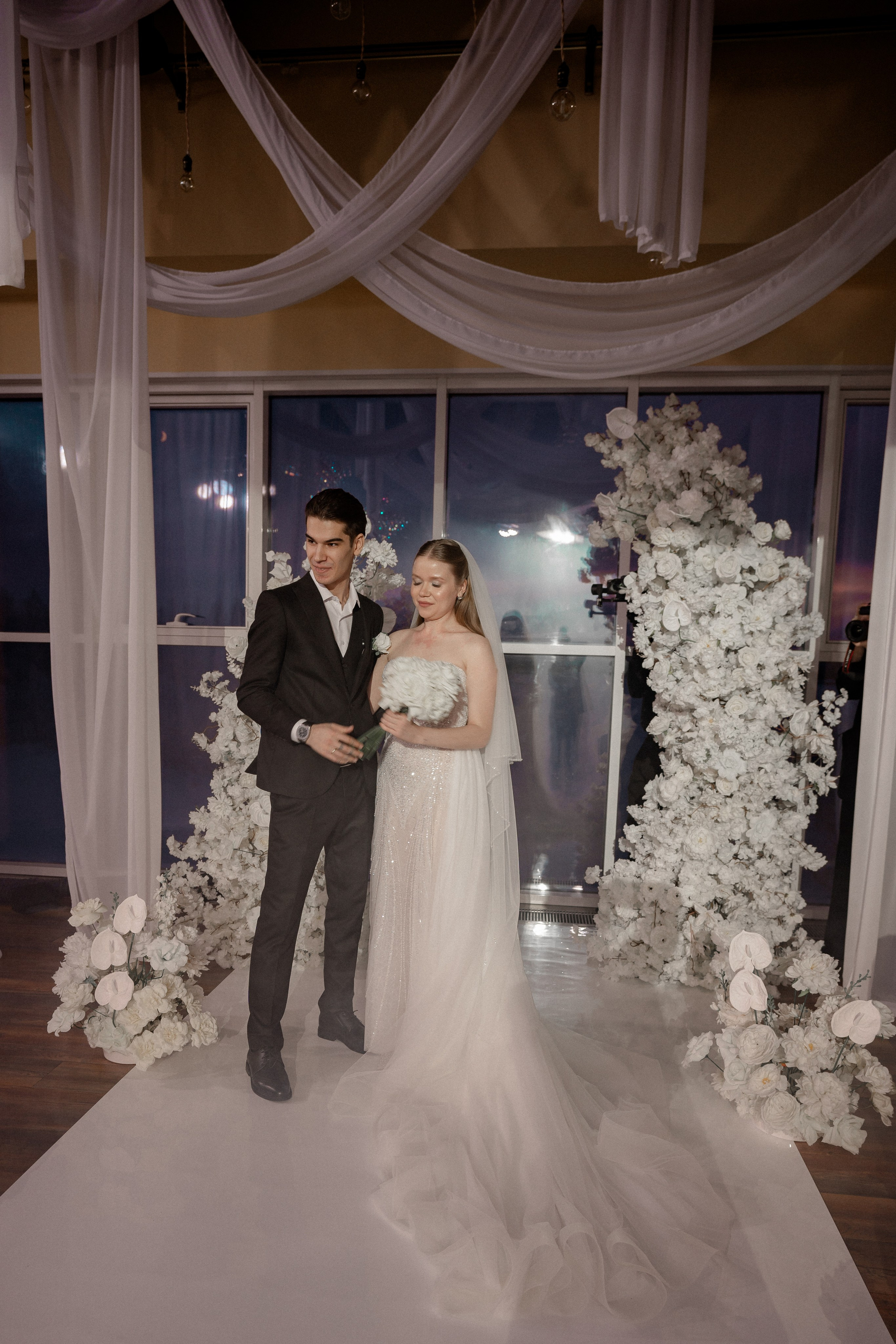 СВАДЕБНАЯ СЬЕМКА СБОРОВ В ОТЕЛЕ И ВЫЕЗД НА ЦЕРЕМОНИЮ (СНЯТО В СИБИРЕ В НИЖНЕВАРТОВСКЕ). Профессиональный фотограф, Санкт-Петербург — Виктория Богомолова