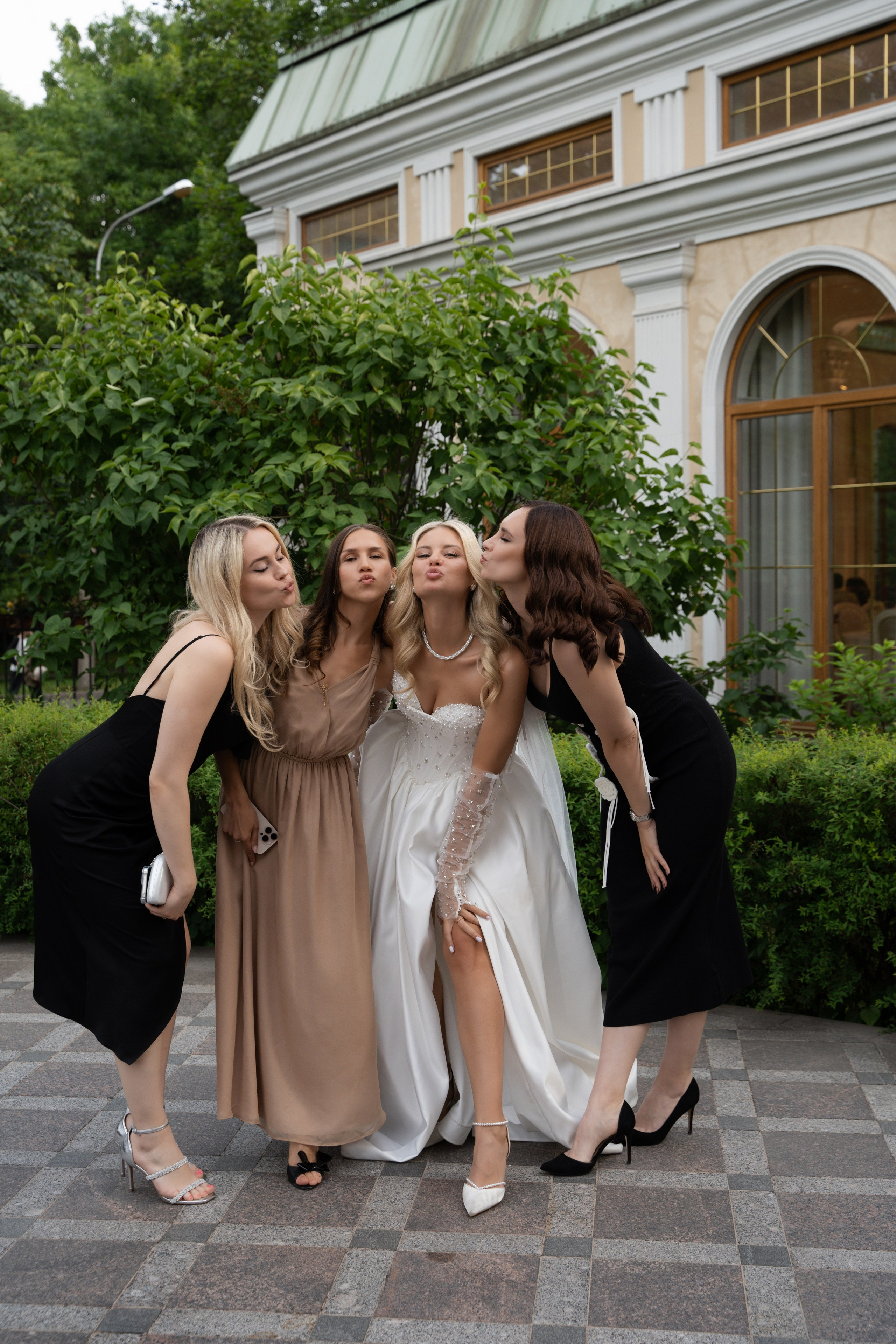 Моменты в ритме стиля. Свадебный фотограф в Санкт-Петербурге