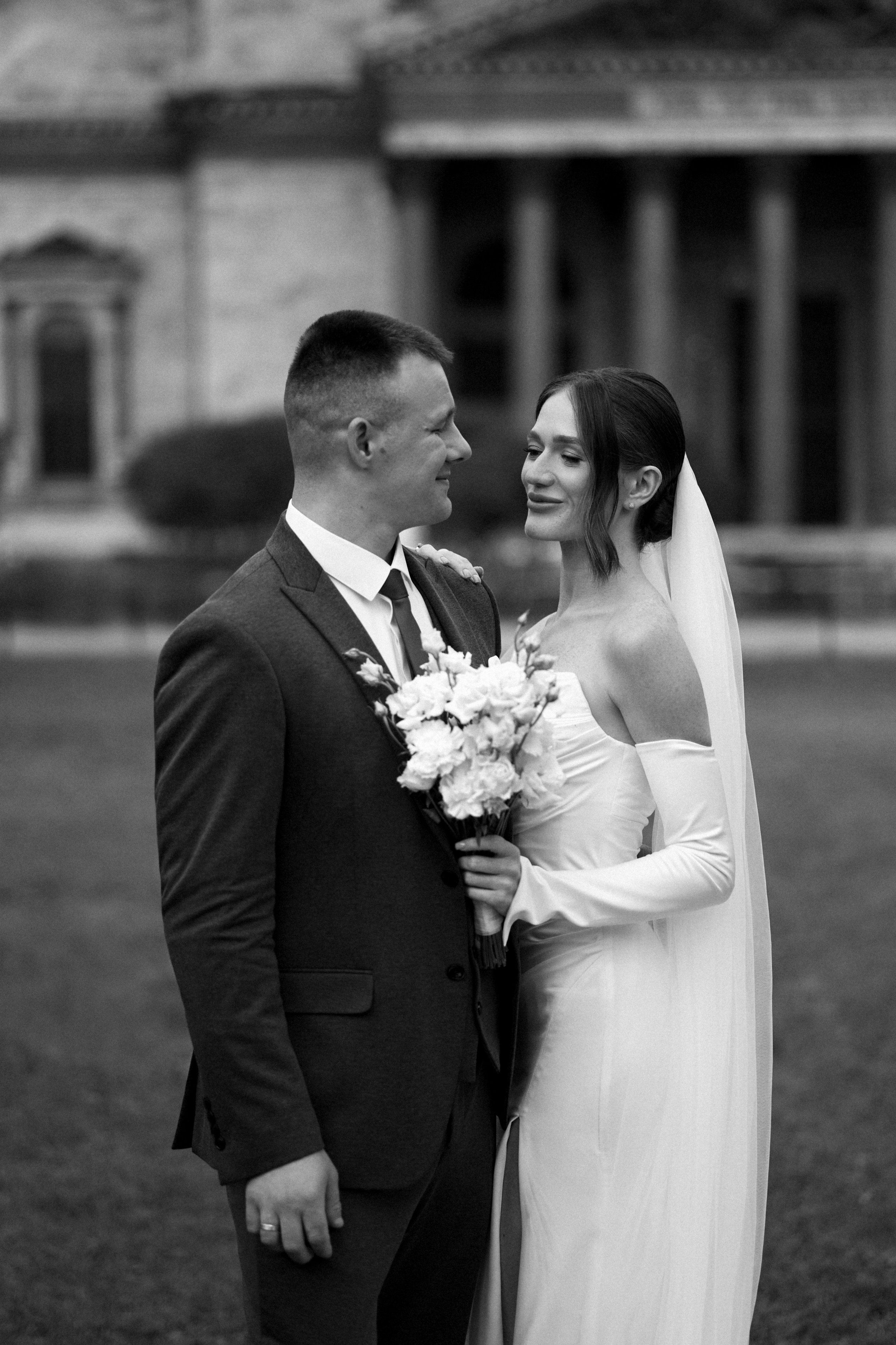 Свадьба в Питере на катере. Сестры Карабаза. Фотографы и ретушеры в Москве и Санкт-Петербурге