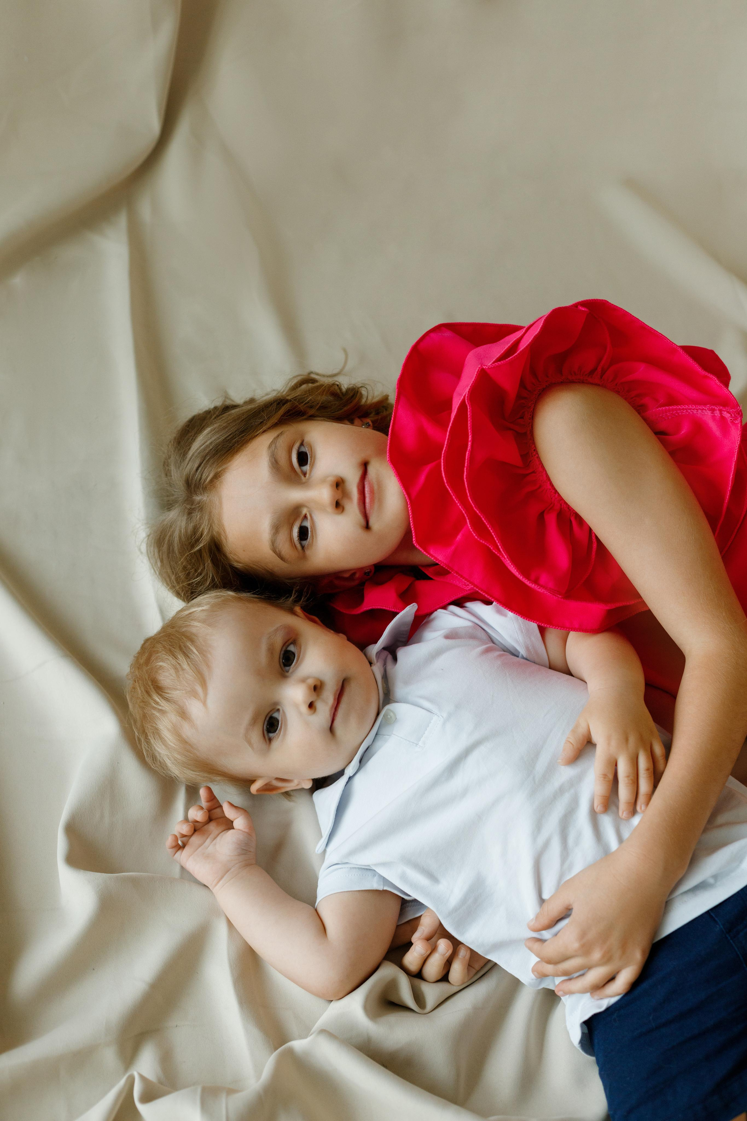 Семейная фотосессия в фотостудии Лофт 13 — зал Sun метро Румянцево. Фотограф Александра Сыщенко