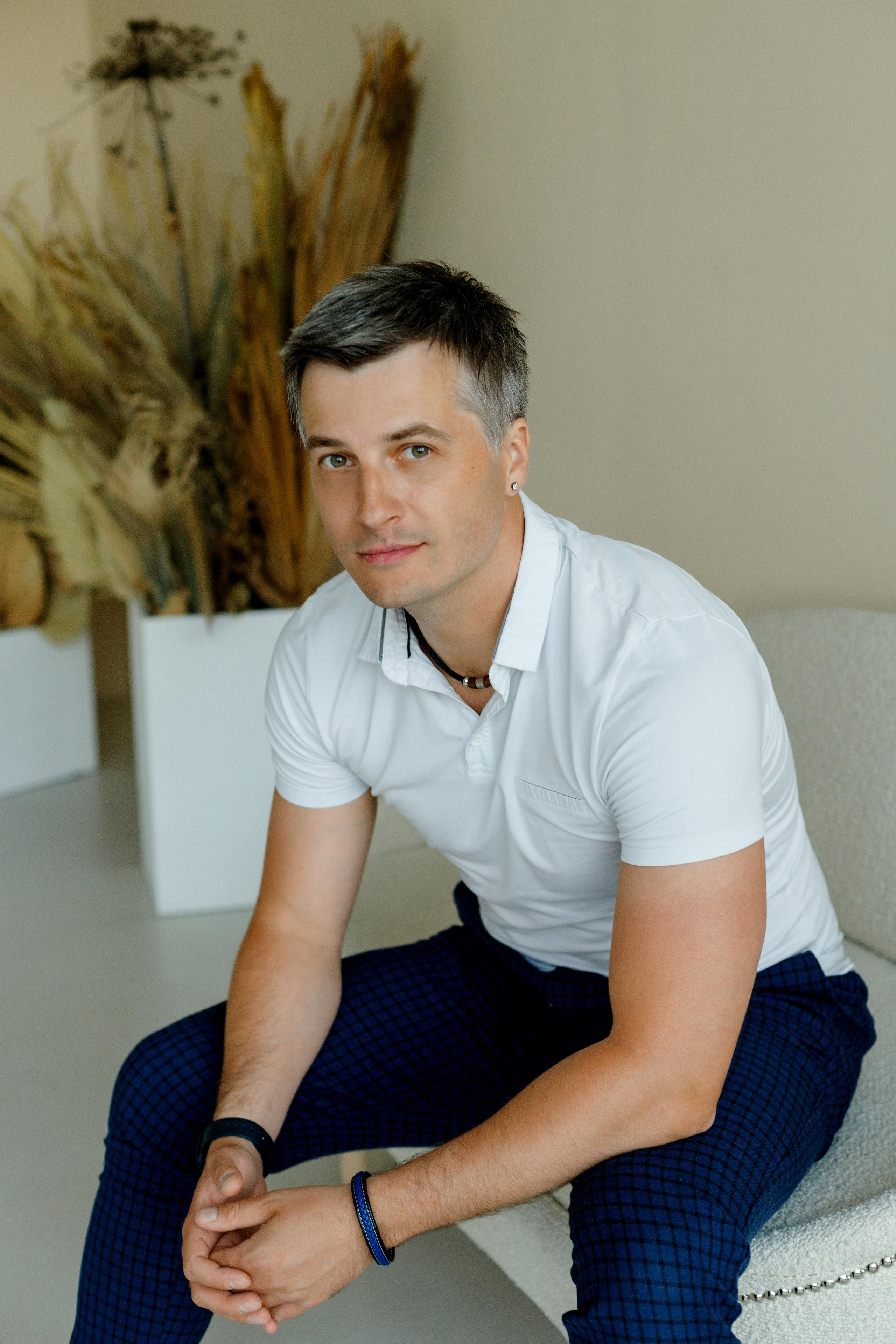 Семейная фотосессия в фотостудии Лофт 13 — зал Sun метро Румянцево. Фотограф Александра Сыщенко