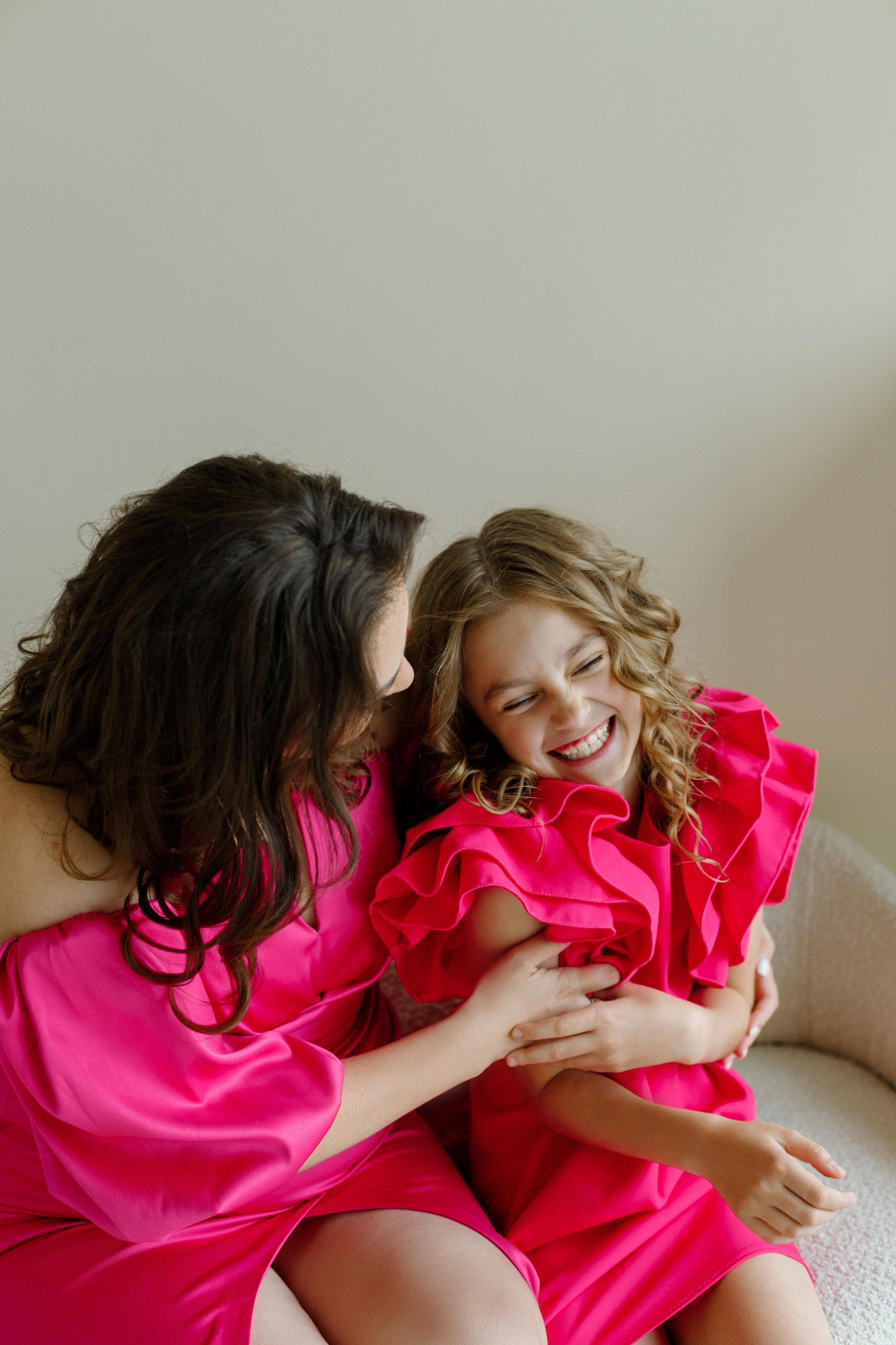 Семейная фотосессия в фотостудии Лофт 13 — зал Sun метро Румянцево. Фотограф Александра Сыщенко