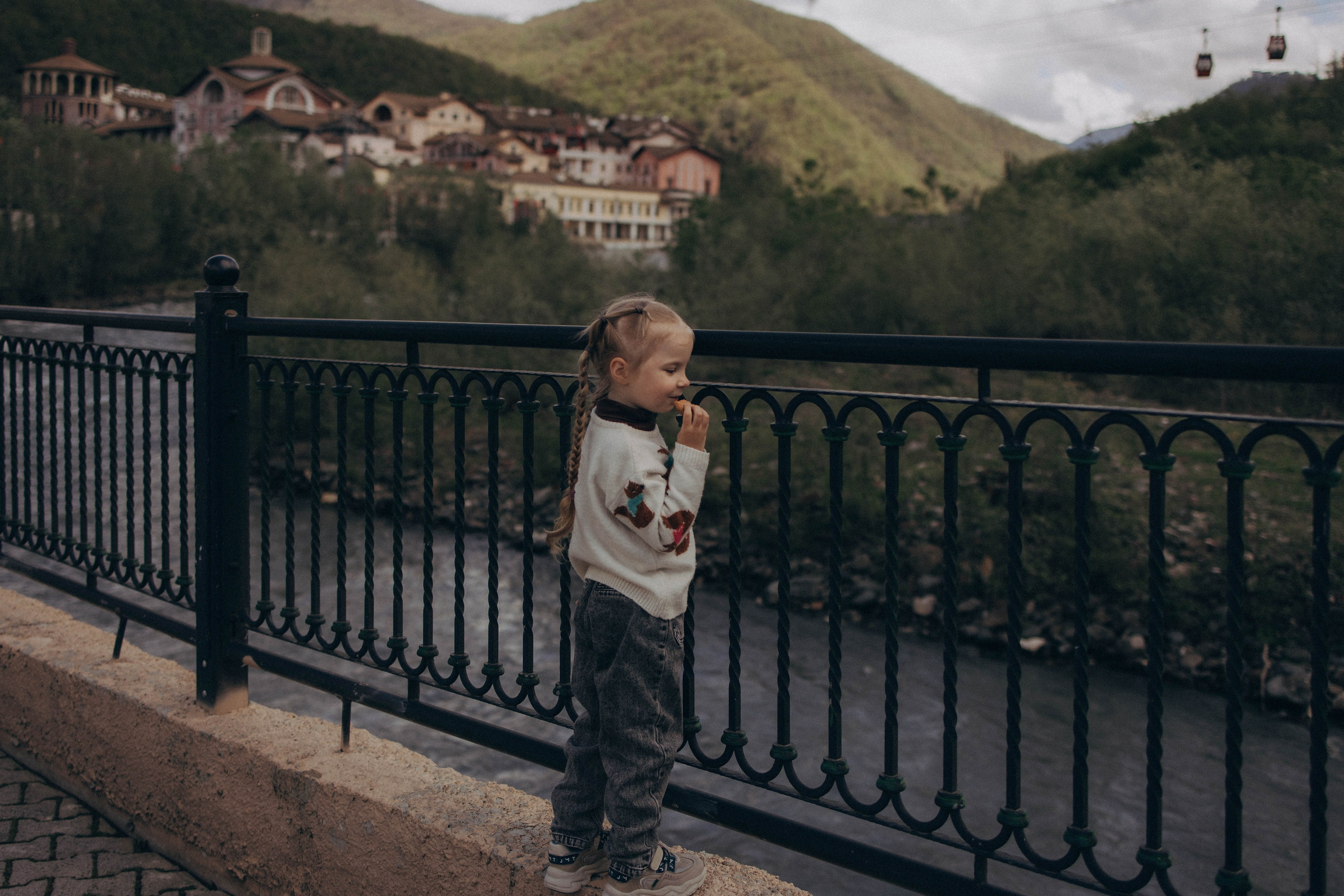 Красная поляна_весна 2025 г. Фотограф lifestylе в Москве Пшеничная Анастасия