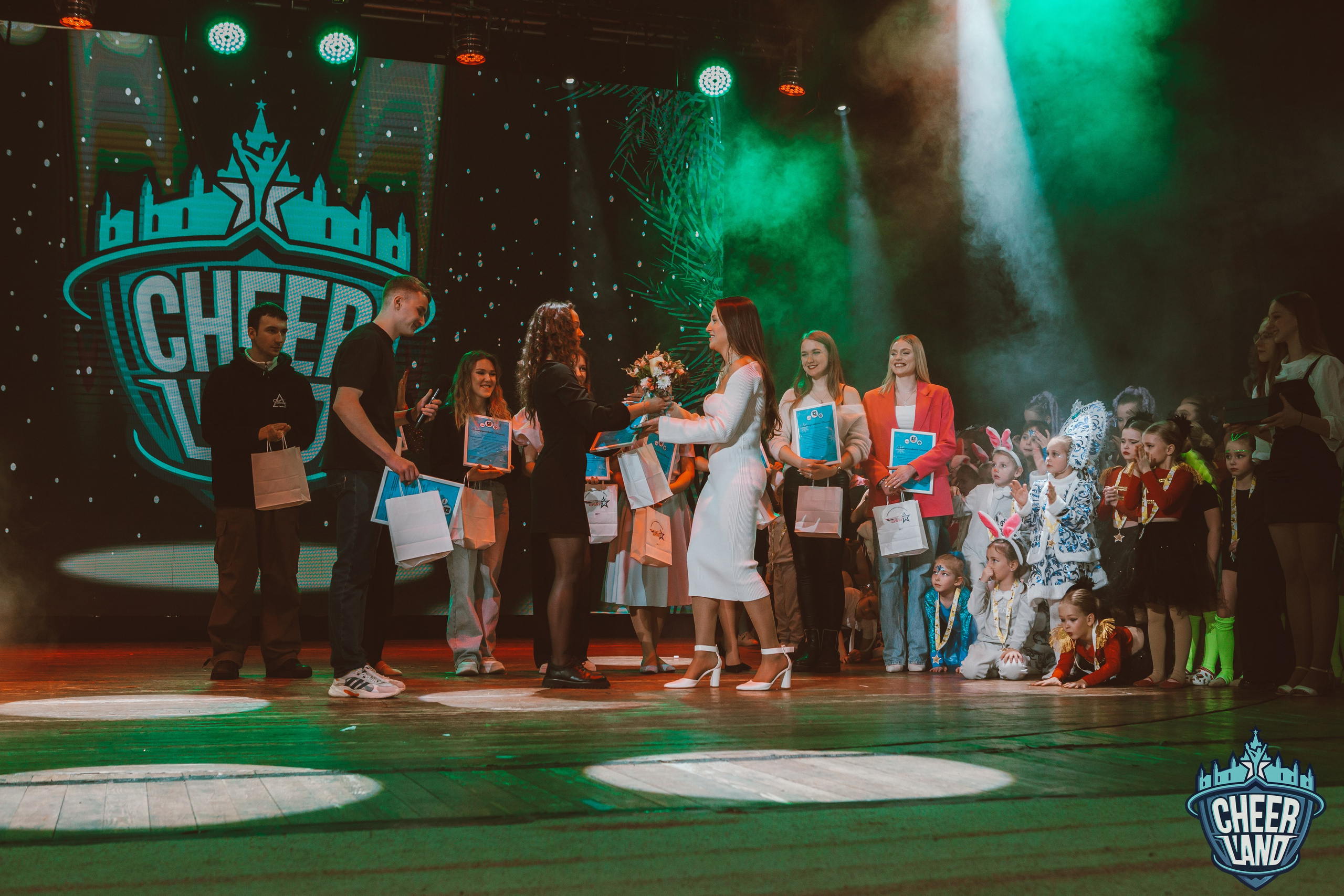 КОСМИЧЕСКОЕ НОВОГОДНЕЕ ПУТЕШЕСТВИЕ «CHEER LAND». Репортажный, семейный, свадебный, портретный фотограф