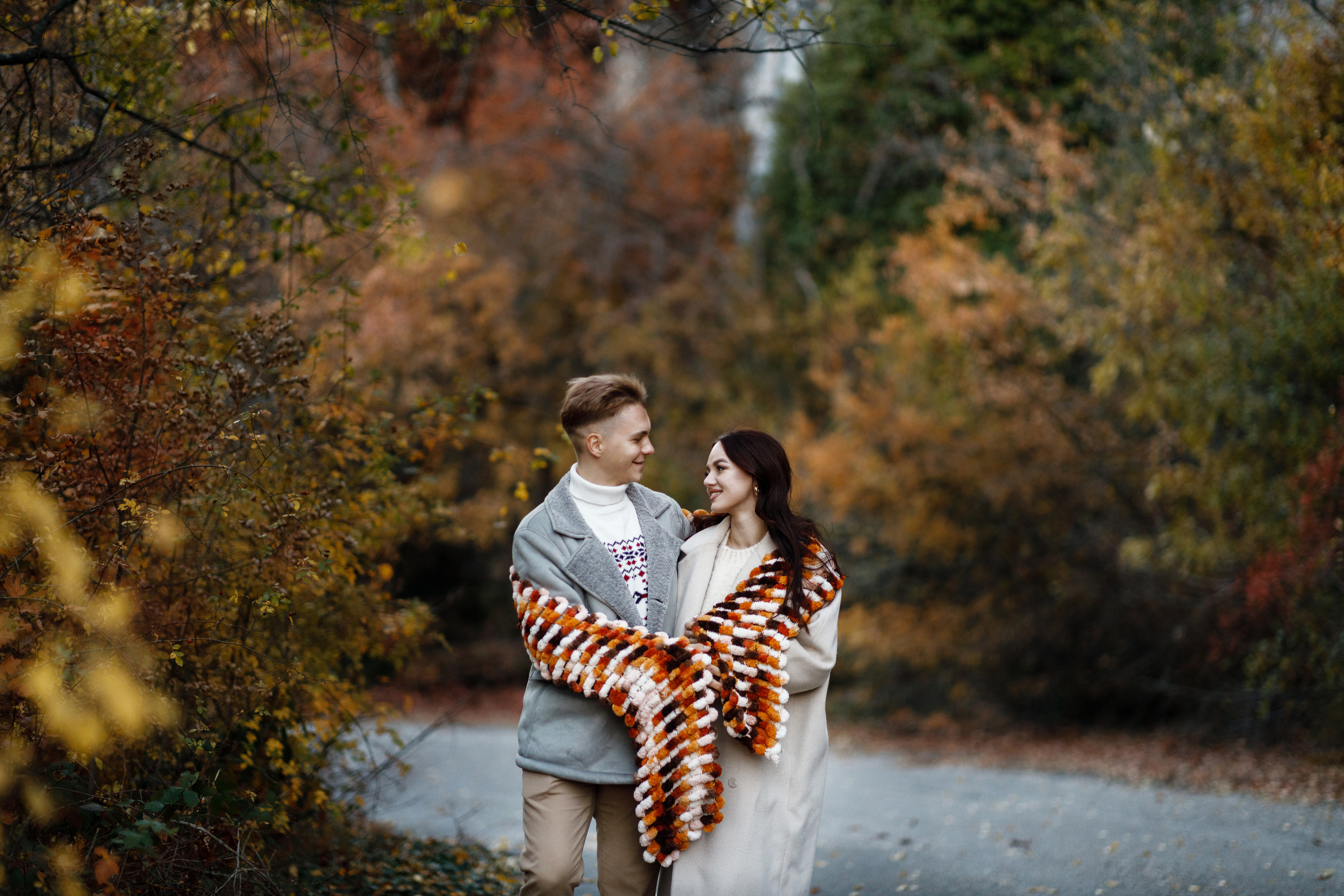 По осенней дороге. Первые кадры с прогулки Насти и Вани. Свадебный фотограф в Крыму и Севастополе Ольга Баскакова