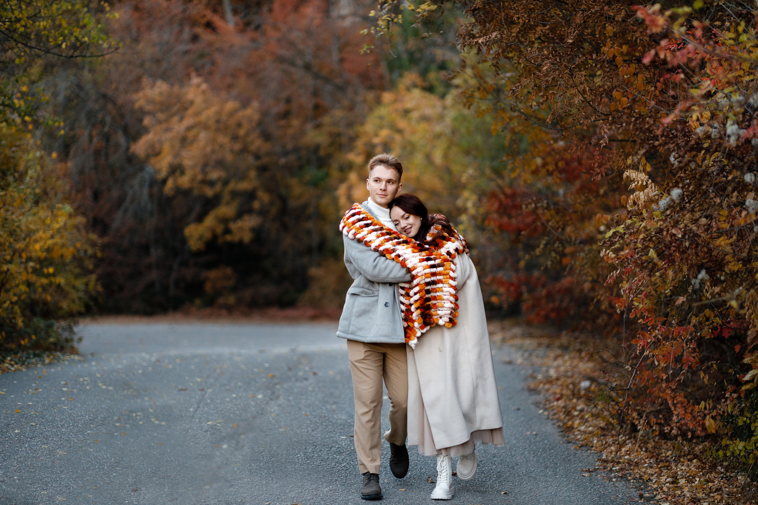По осенней дороге. Первые кадры с прогулки Насти и Вани. Свадебный фотограф в Крыму и Севастополе Ольга Баскакова