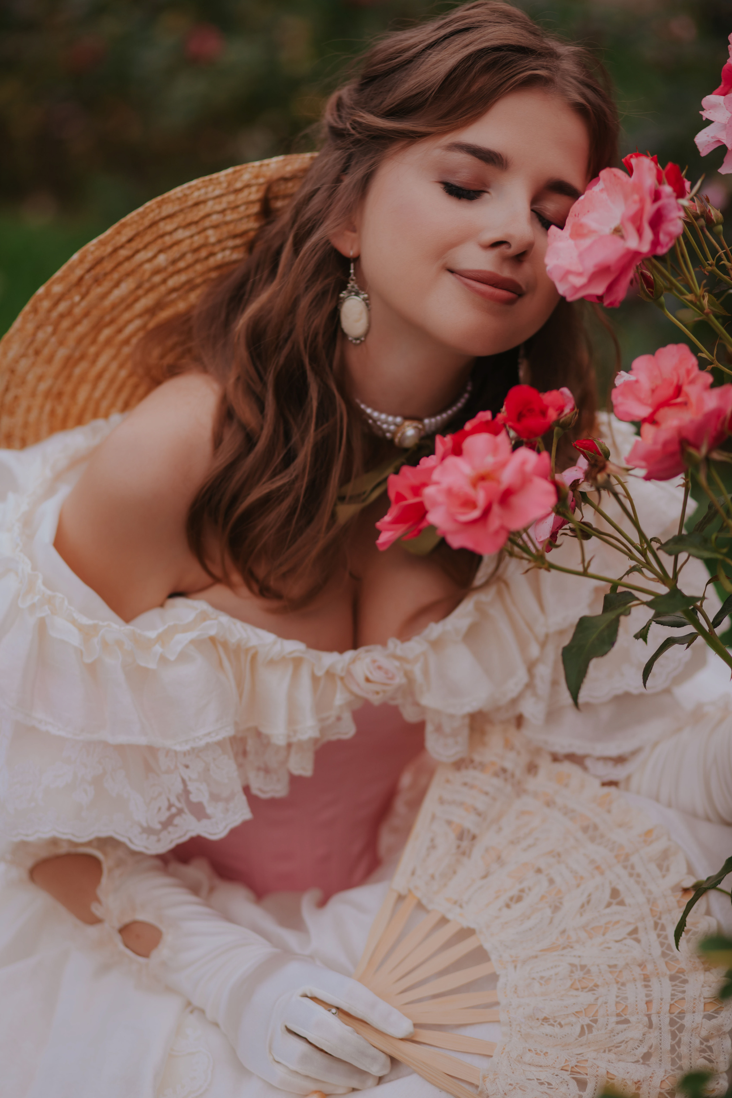 Летний вечер в саду. Художественная винтажная фотография