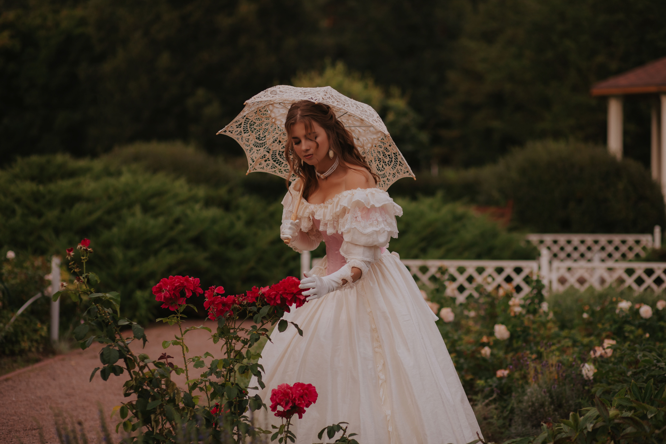 Летний вечер в саду. Художественная винтажная фотография