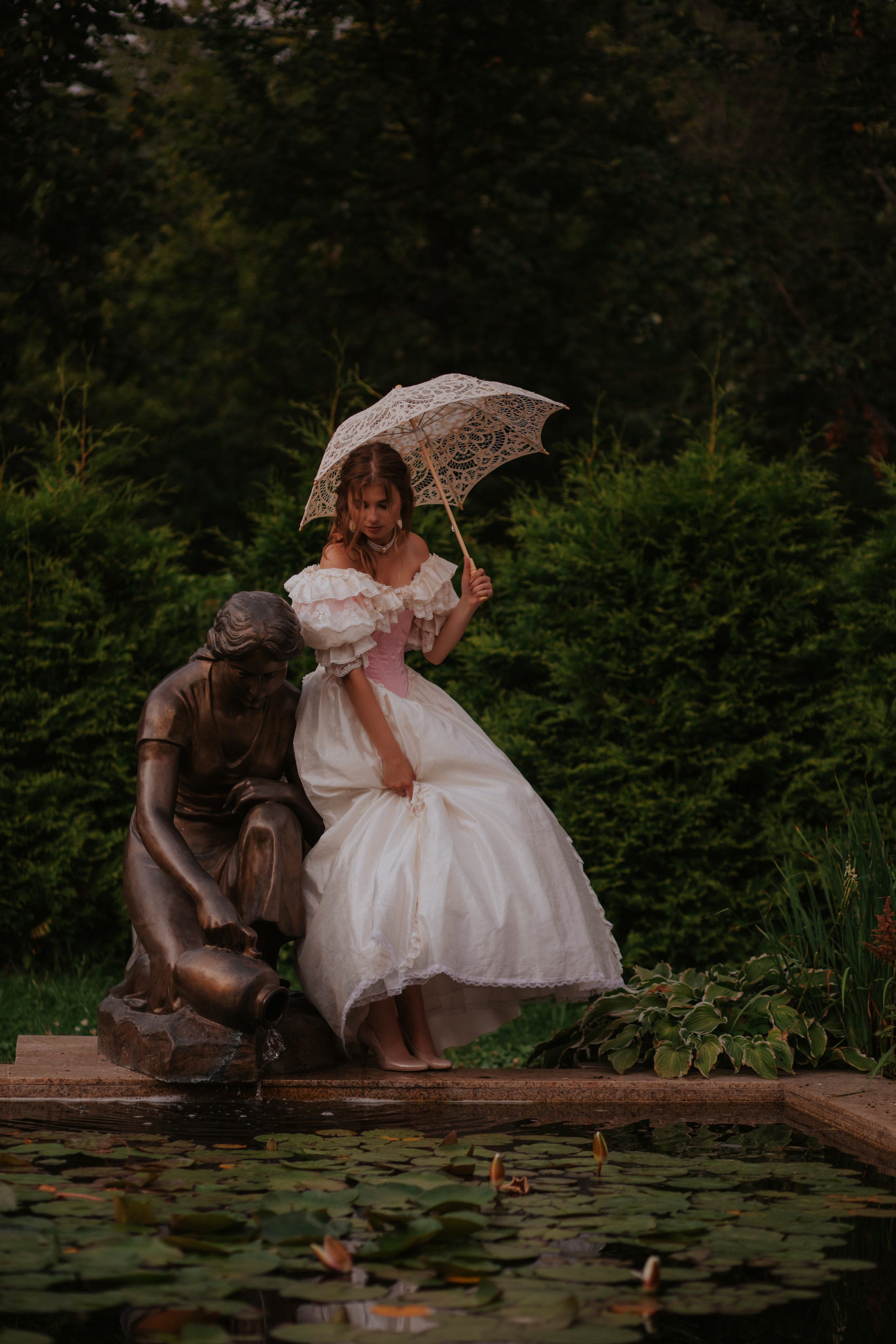 Летний вечер в саду. Художественная винтажная фотография