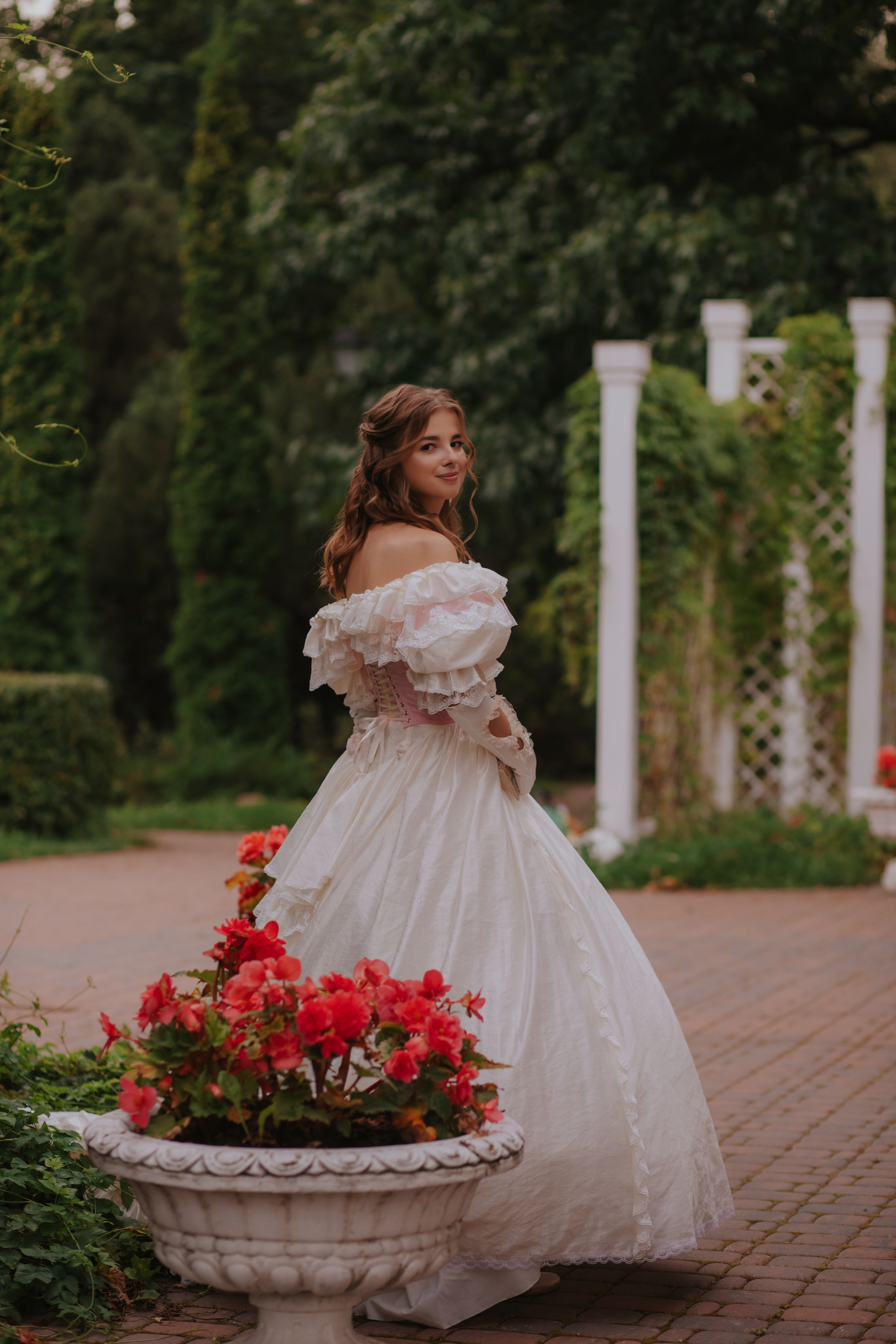 Летний вечер в саду. Художественная винтажная фотография