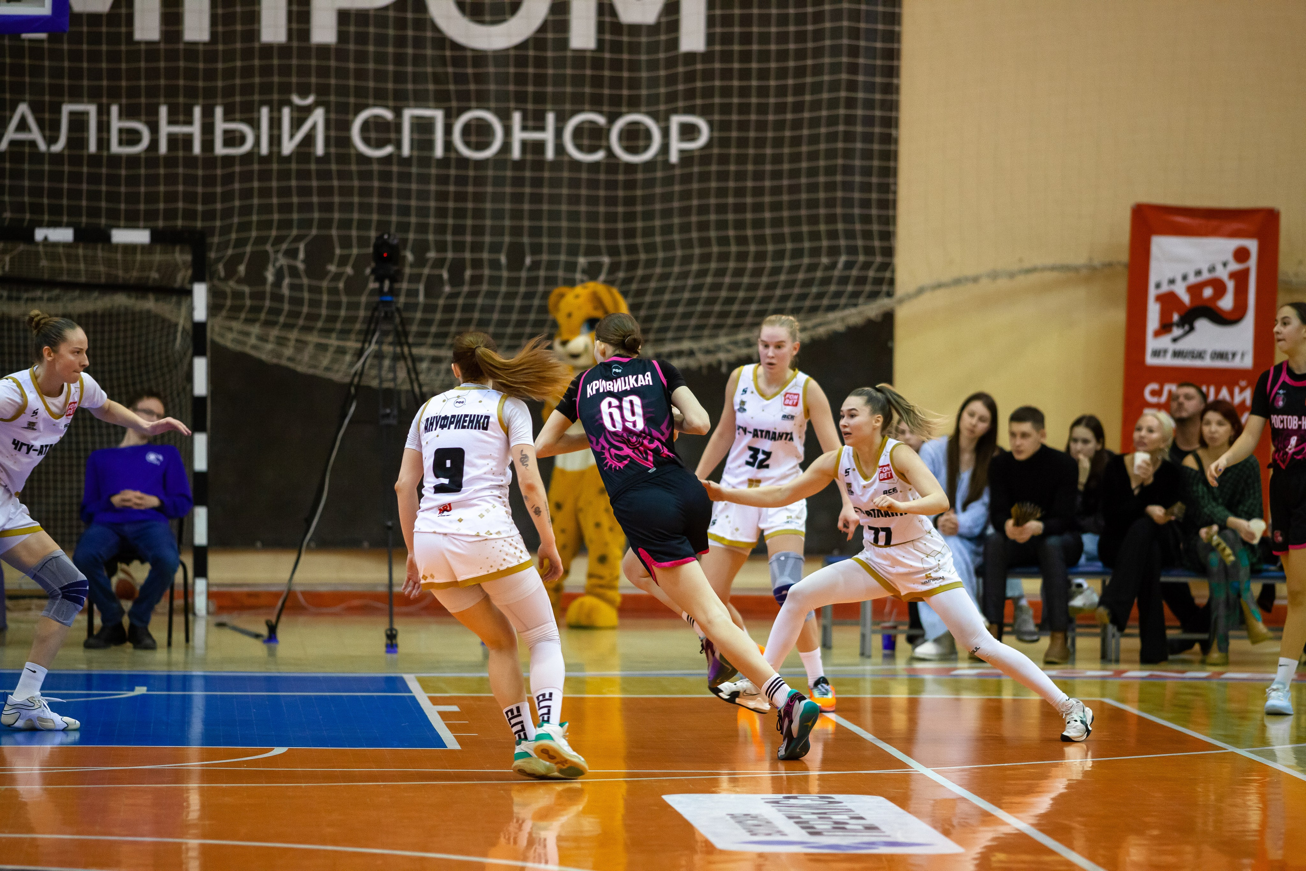 ЧГУ-Атланта — Ростов-ЮФУ / 1 игра. Фотография