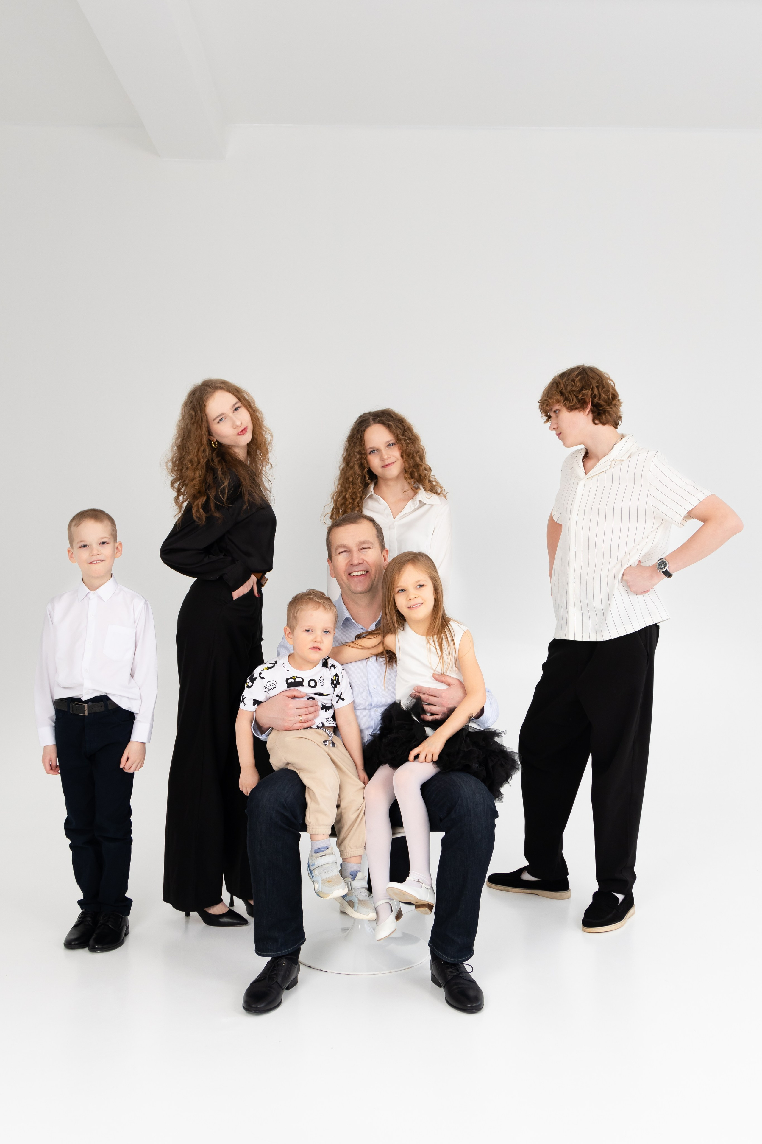 Давыдовых много не бывает! Семейная фотосессия в студии. Фотограф в Екатеринбурге Пойгина Елена
