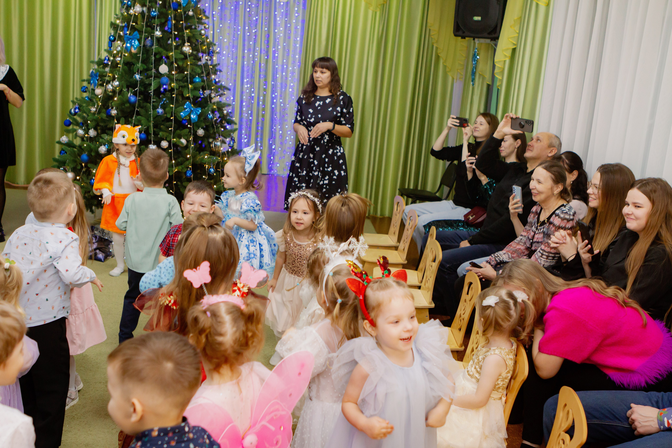 Фотосъёмка новогоднего утренника. Фотограф в Екатеринбурге Пойгина Елена