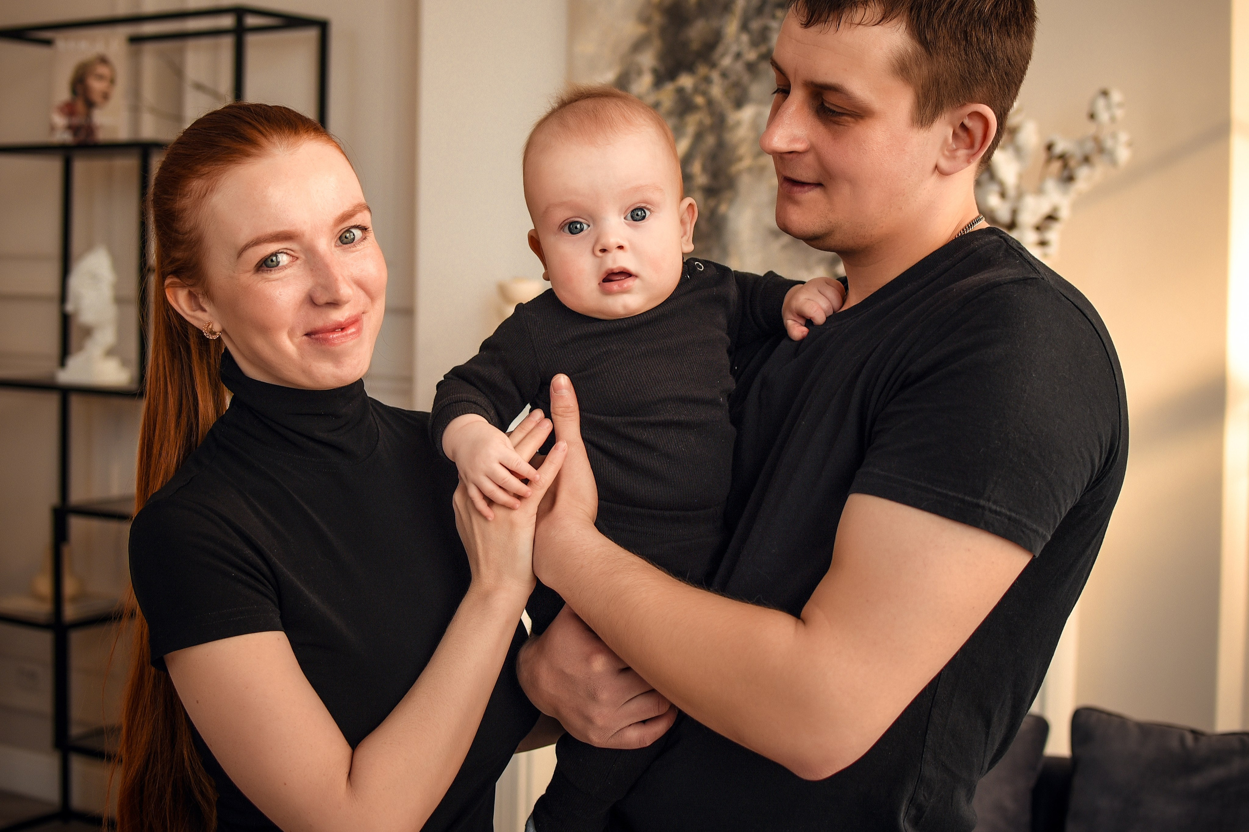 Семейная студийная фотосессия 3. Свадебный, семейный, детский, контент фотограф в Омске Максим Ильин