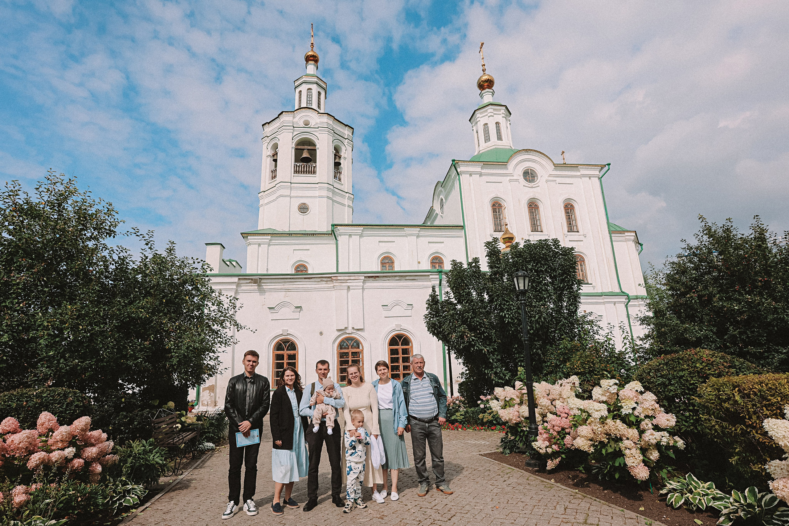 Крещение церковь около моста влюбленных. Семейный фотограф Тюмень, фотограф на роды Салмина Мария