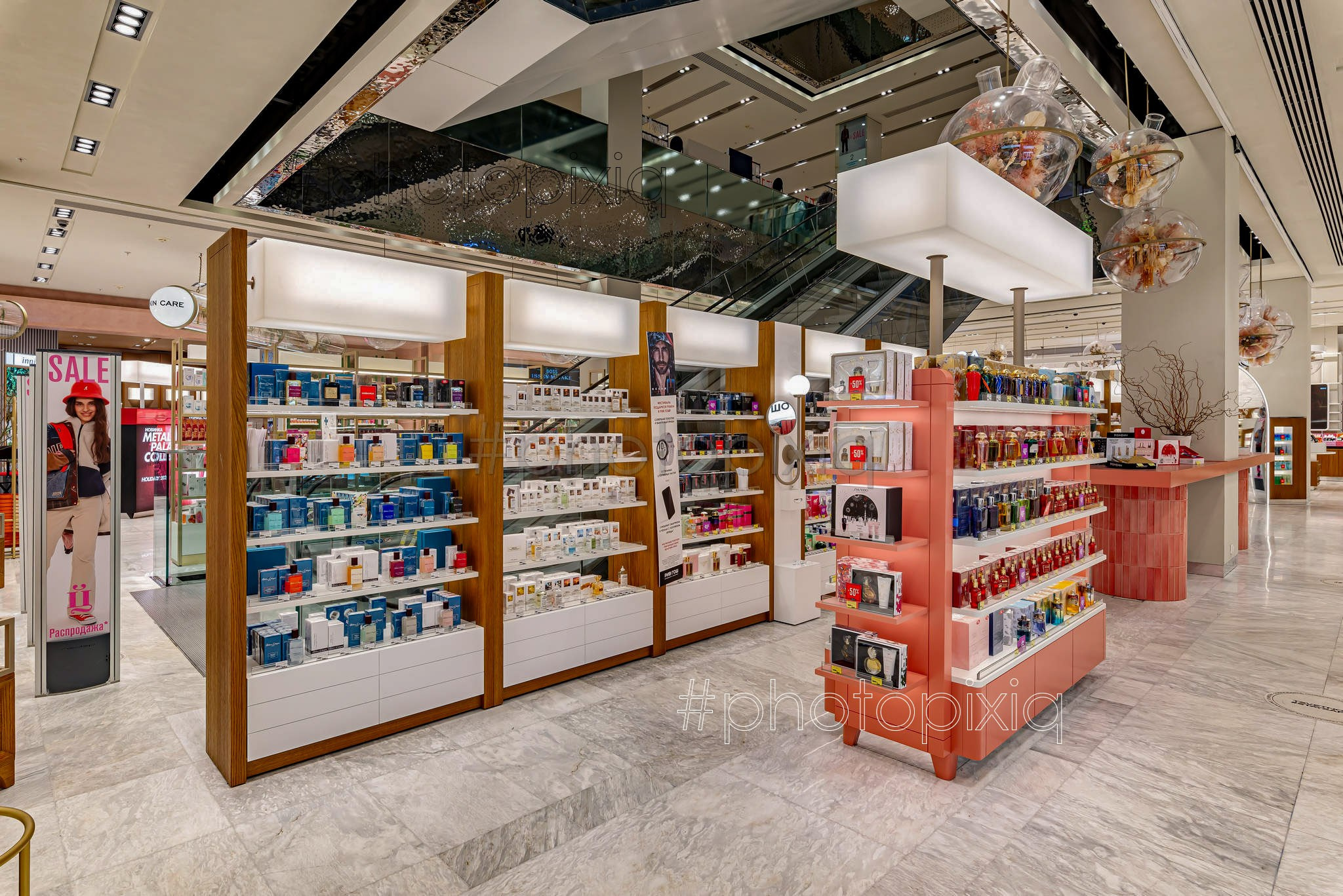 Интерьерная съёмка магазина парфюмерии и косметики Рив Гош. Интерьерная съёмка и виртуальные туры — Интерьерный фотограф Кузнецов Сергей (photopixiq)