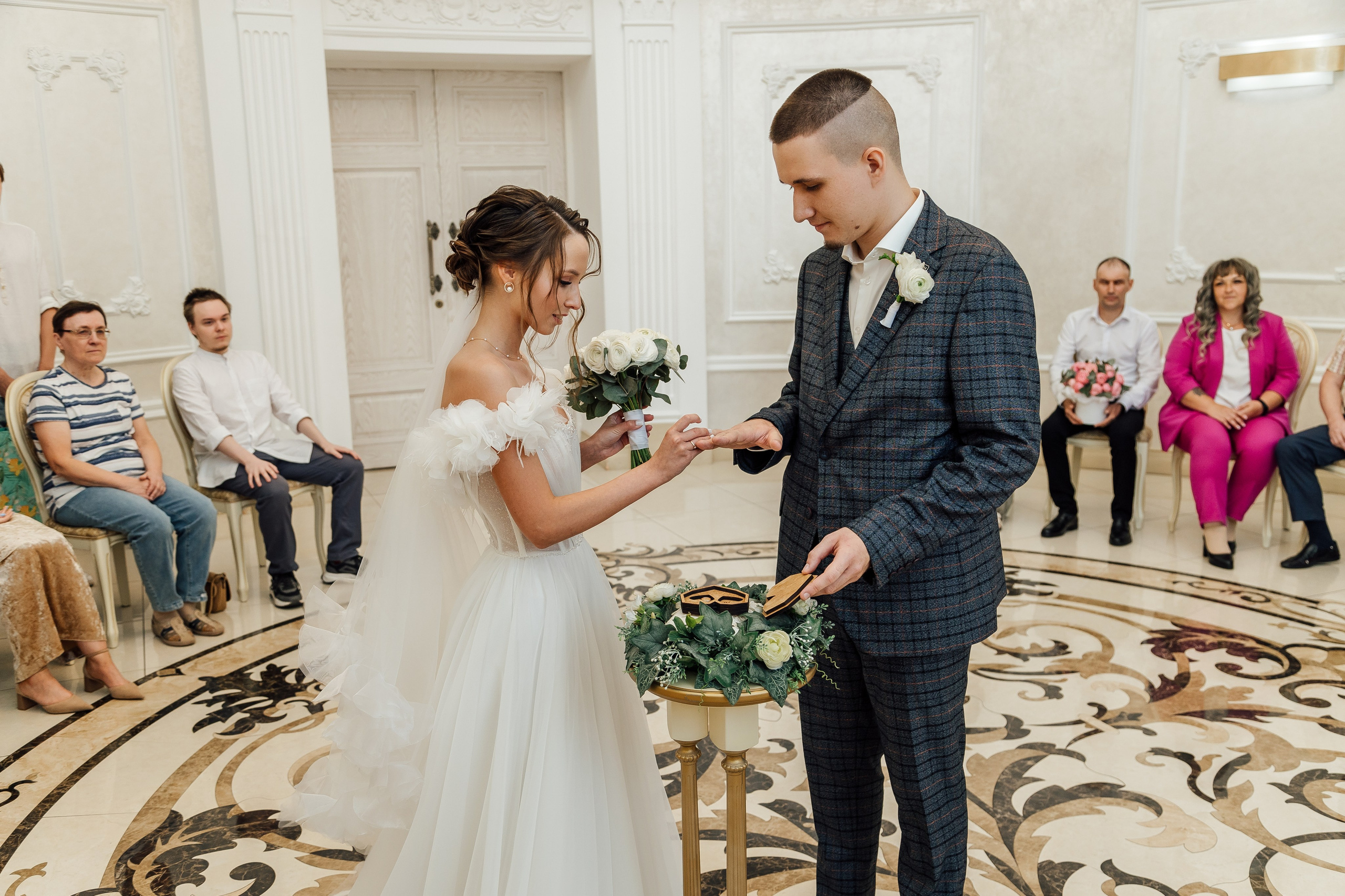 ЗАГС Центральный. Свадебный фотограф Новосибирск