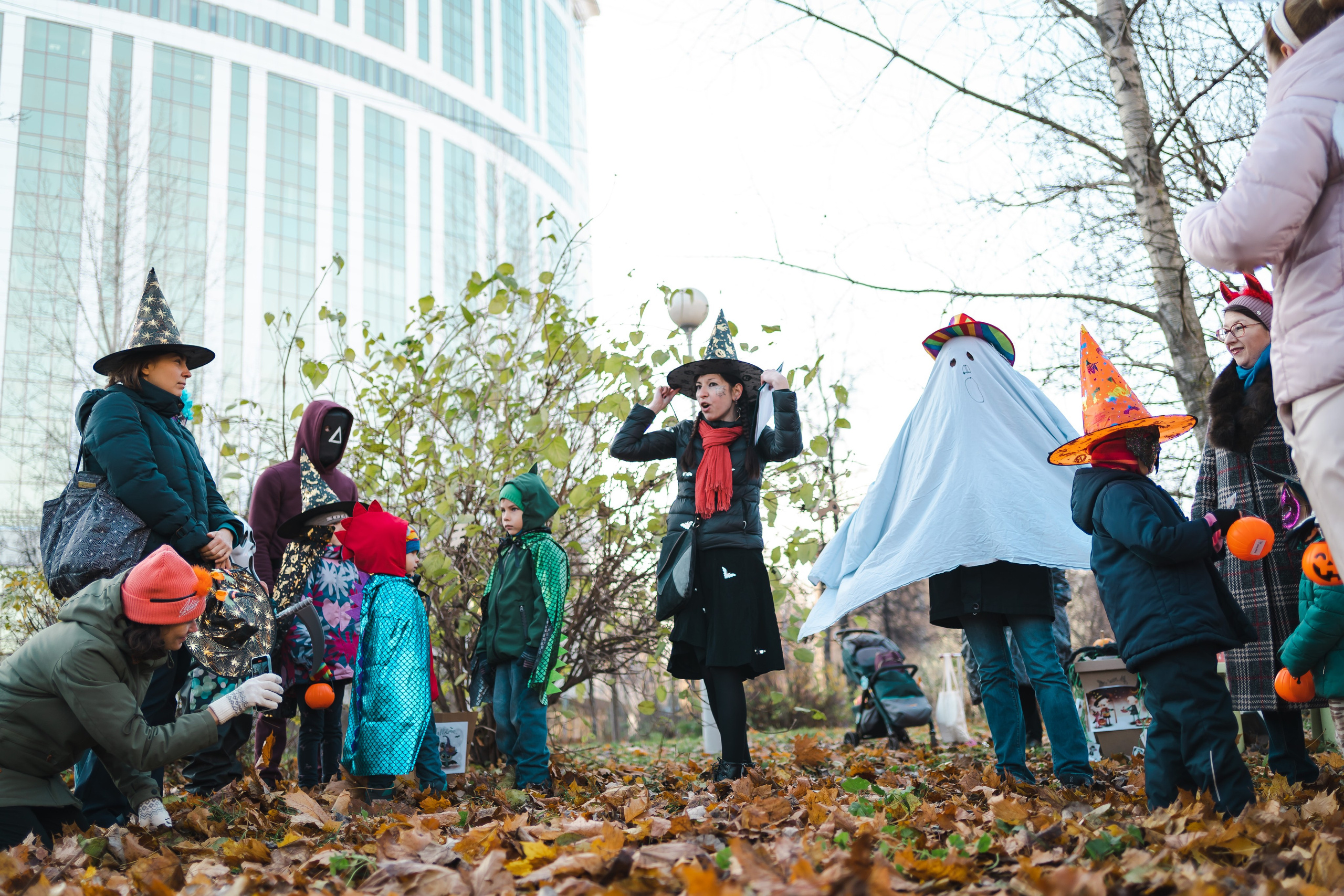 Хэллоуин с «Мамами ВДНХ». Семейный фотограф Варвара Сорока в городе Москве