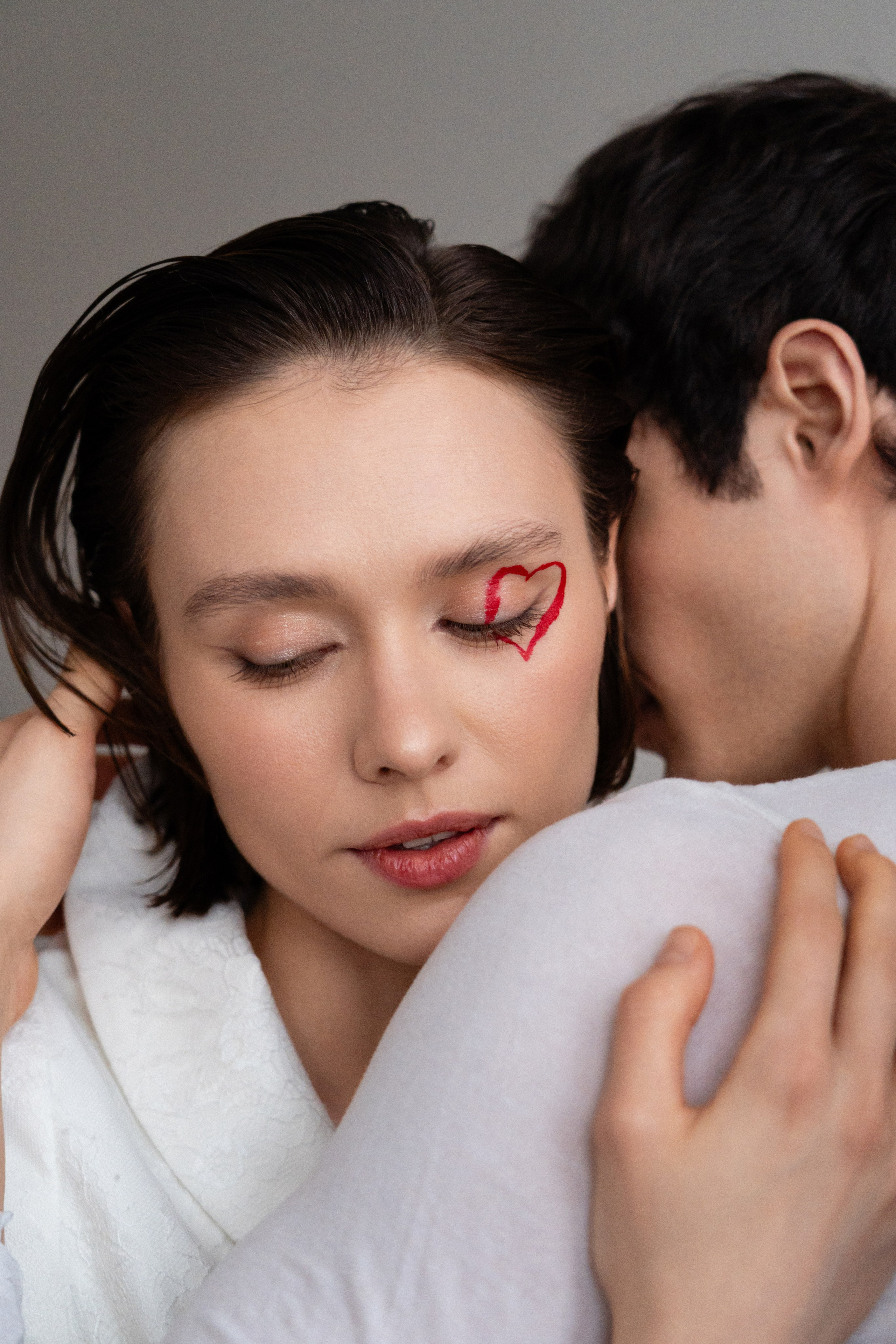 Свадебная фотосессия для пары в квартире