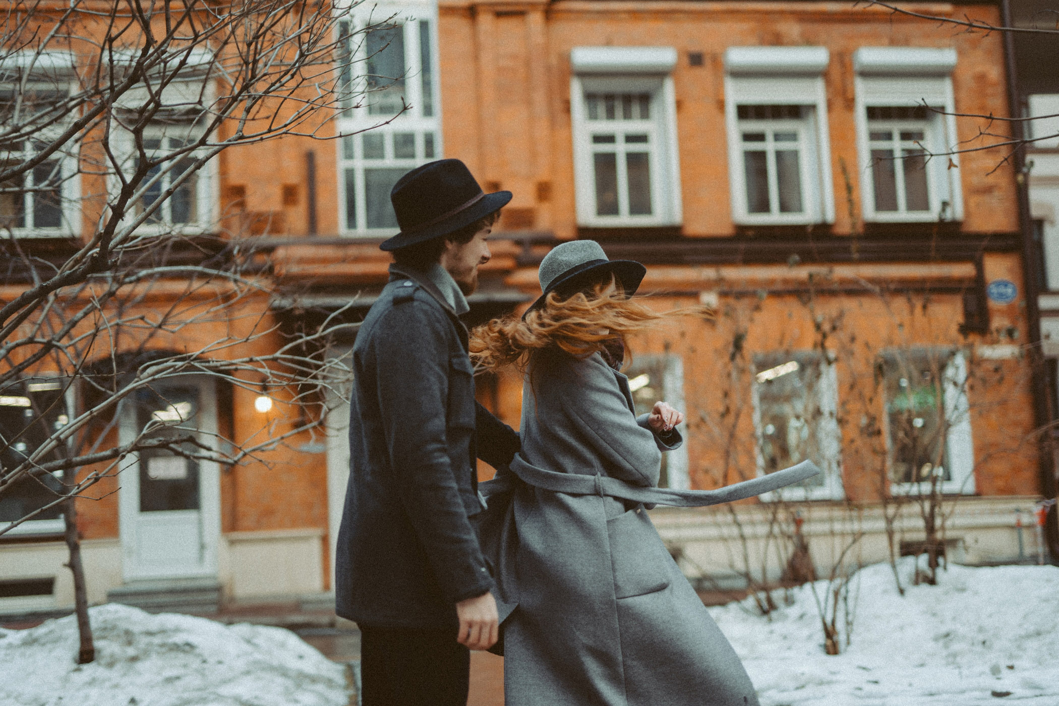 Жар твоих волос — угли в январском костре. Я в нем сгораю. Фотограф Наталья Колганова