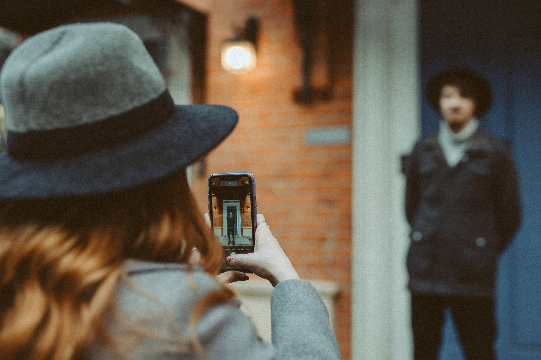 Жар твоих волос — угли в январском костре. Я в нем сгораю. Фотограф Наталья Колганова