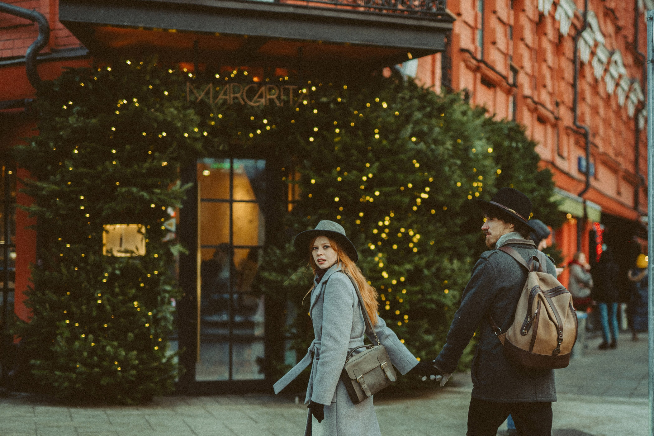 Жар твоих волос — угли в январском костре. Я в нем сгораю. Фотограф Наталья Колганова