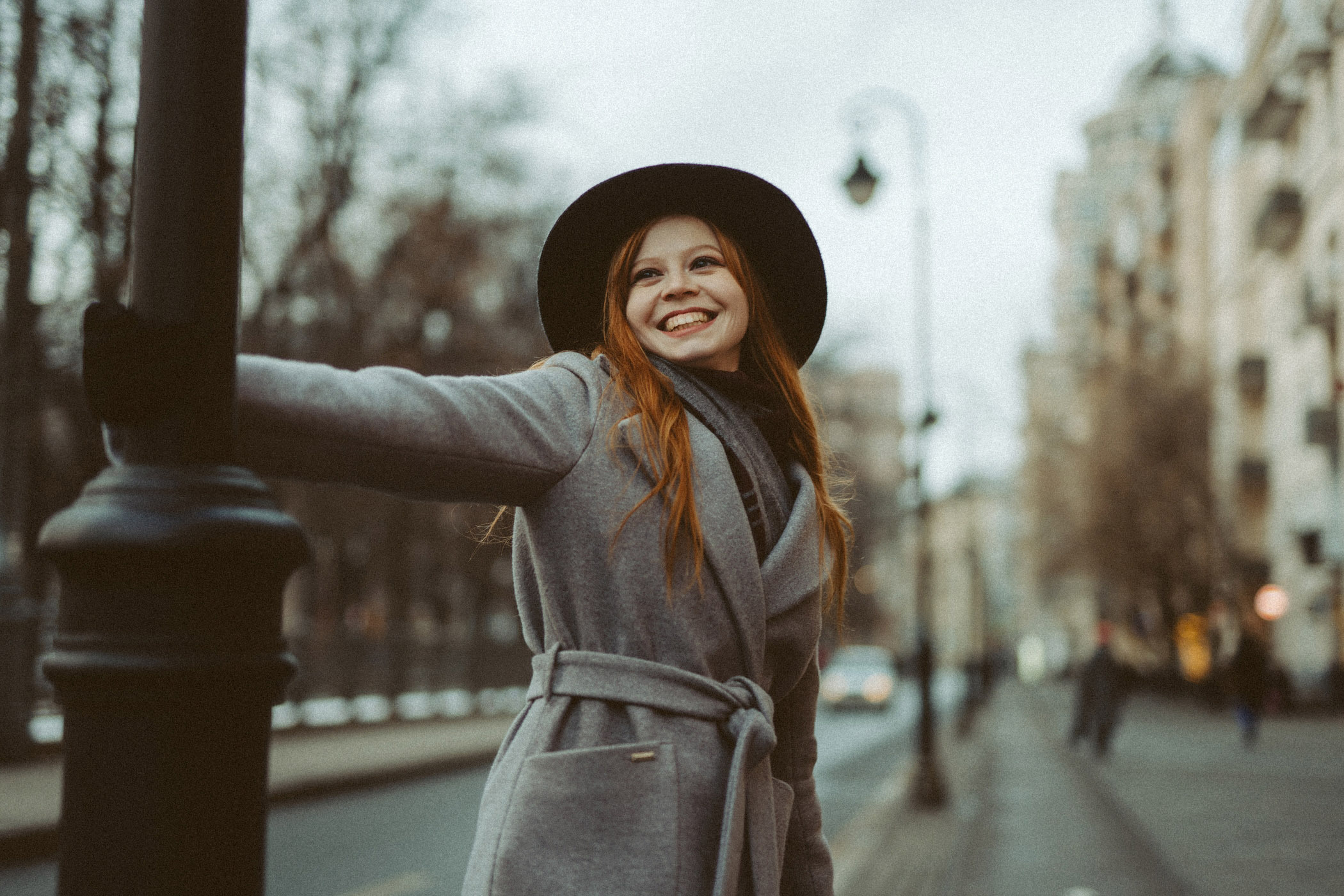 Жар твоих волос — угли в январском костре. Я в нем сгораю. Фотограф Наталья Колганова