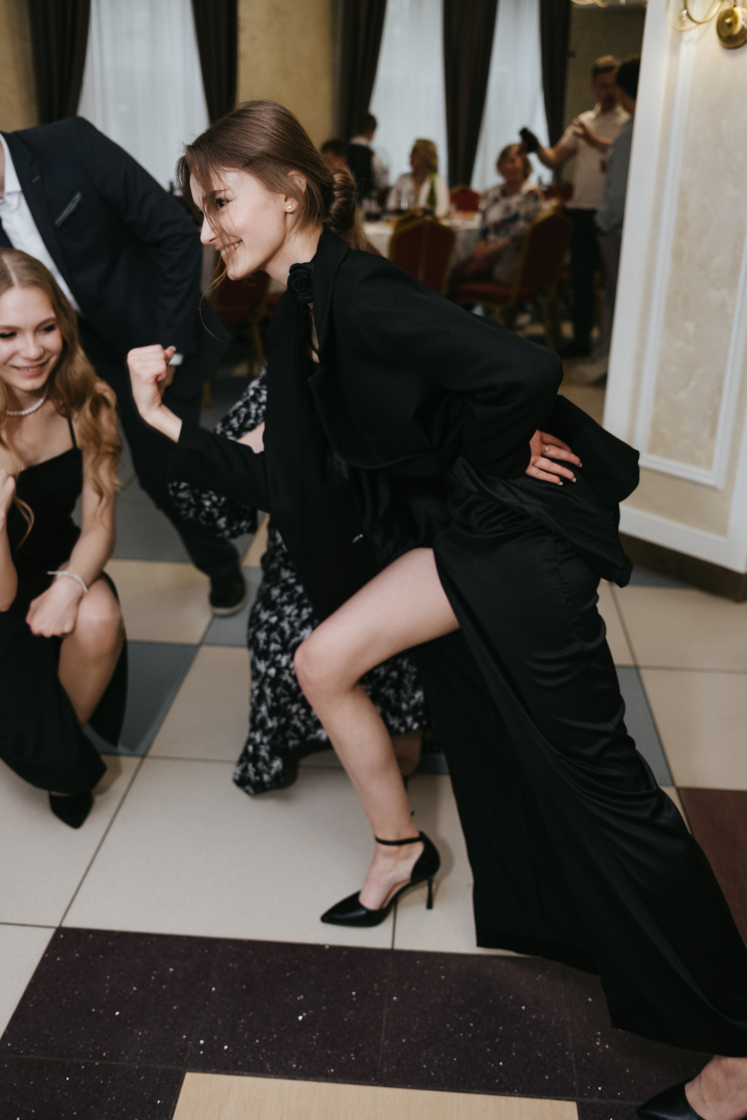 Выпускной 11 класс школы № 30. Свадебный и репортажной фотограф Денис Ожигин в Краснодаре и Краснодарском крае