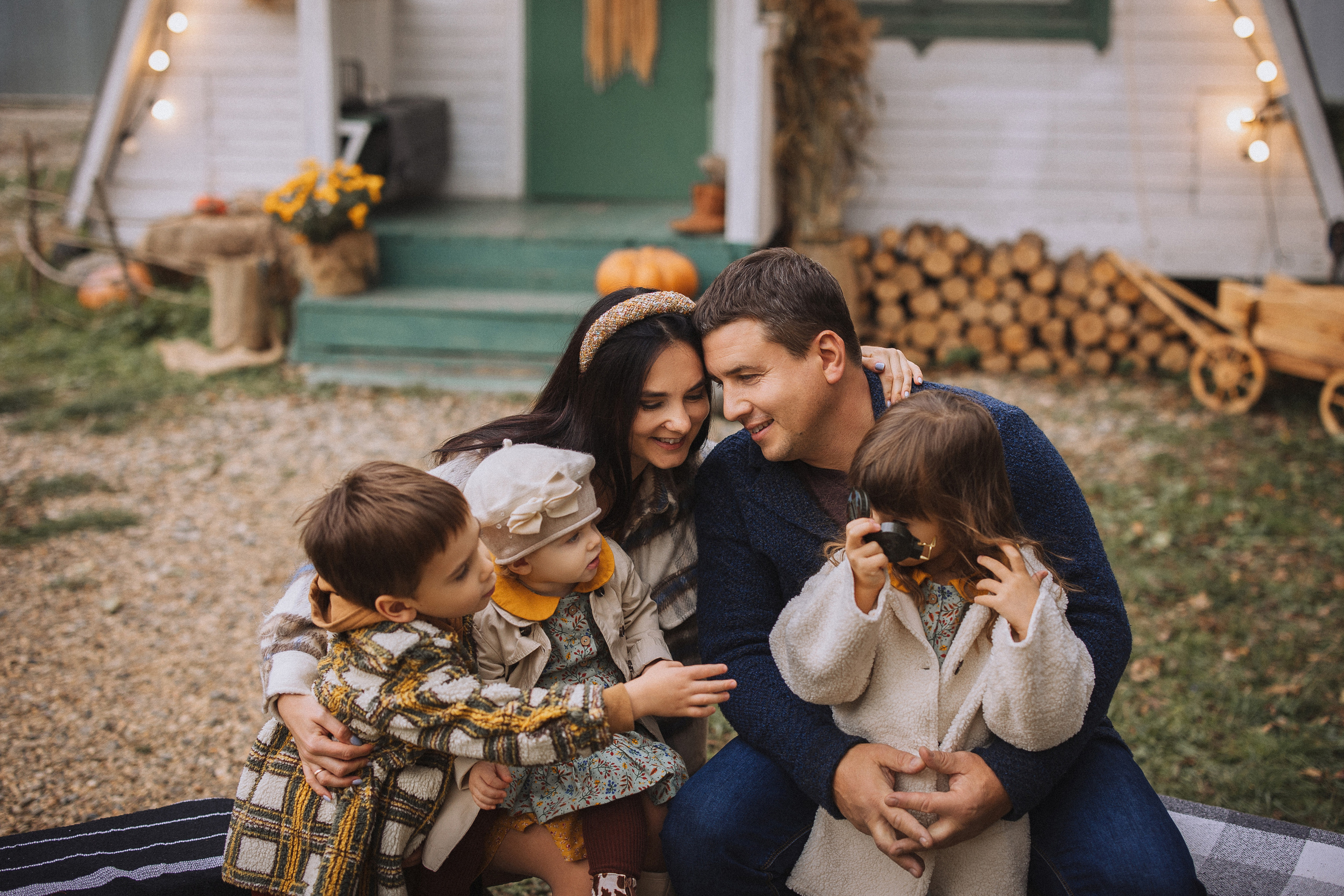 Семейная фотосессия в загородной фотостудии, Clover Dacha. Семейный и детский фотограф в Краснодаре Анна Трашкова