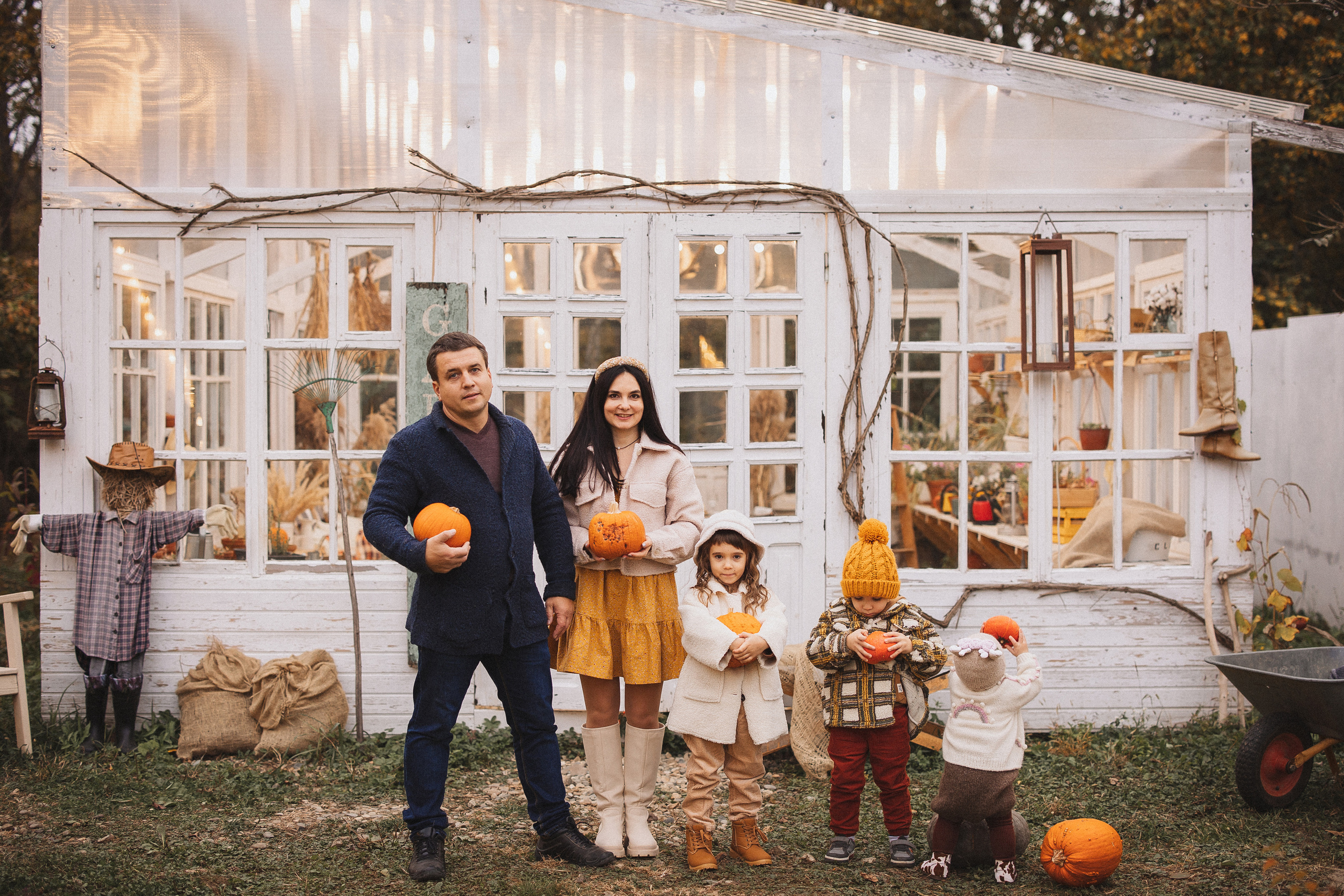 Семейная фотосессия в загородной фотостудии, Clover Dacha. Семейный и детский фотограф в Краснодаре Анна Трашкова