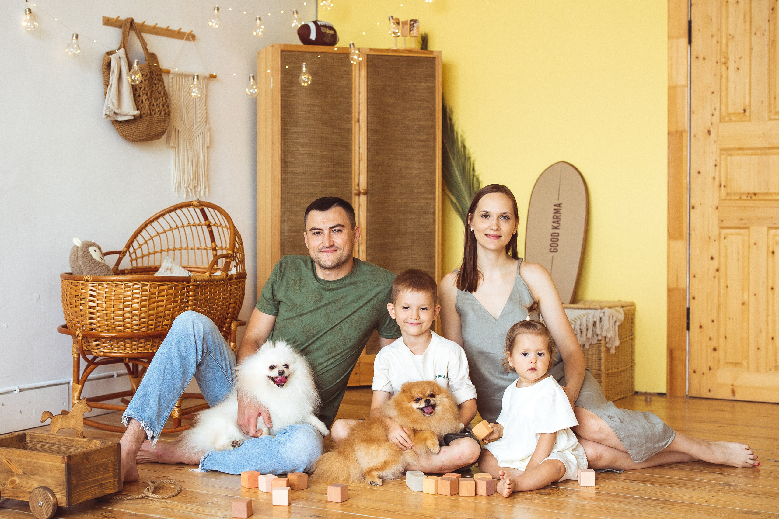 Собачки (шпицы). Семейный и детский фотограф в Краснодаре Анна Трашкова