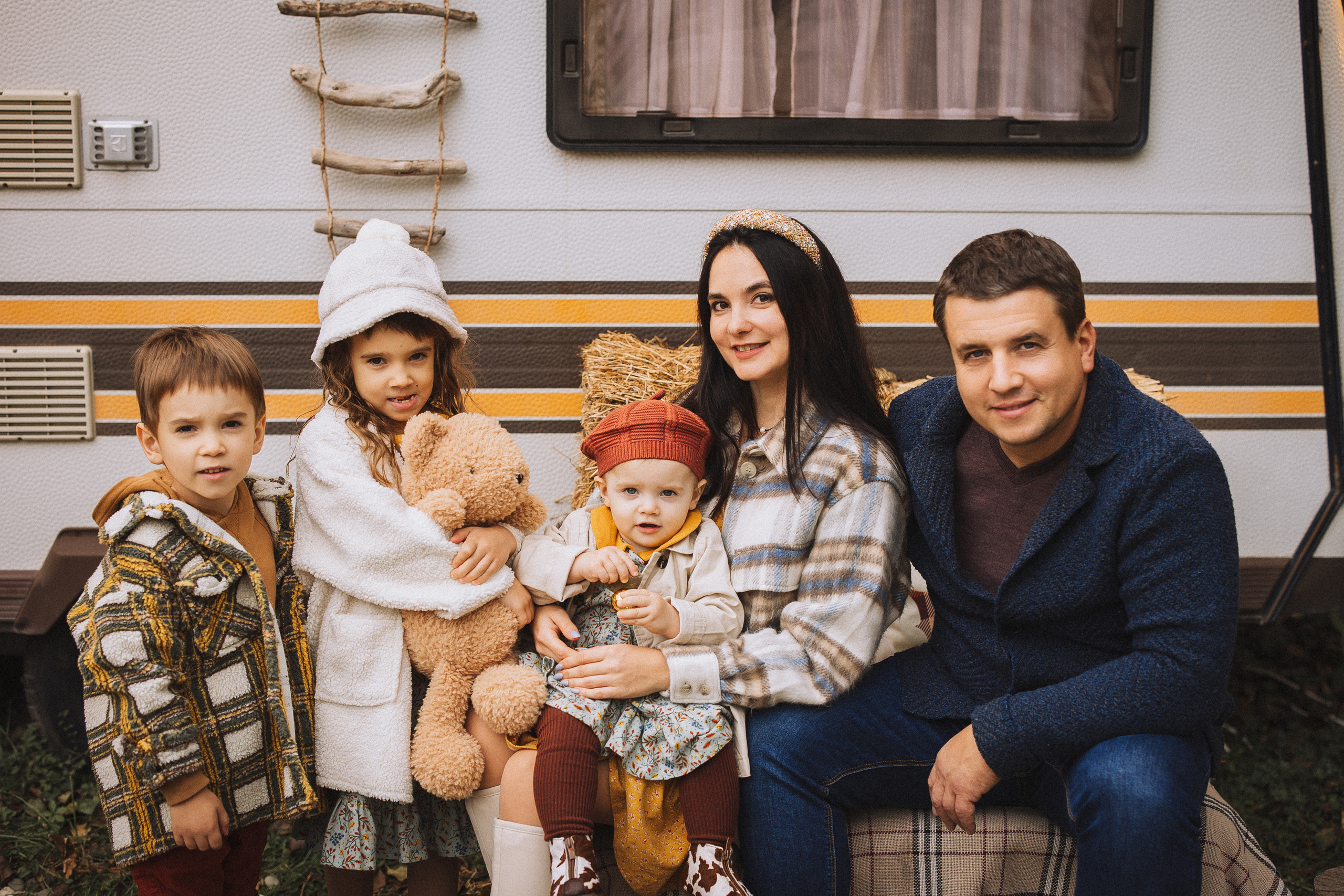 Семейная фотосессия в загородной фотостудии, Clover Dacha. Семейный и детский фотограф в Краснодаре Анна Трашкова