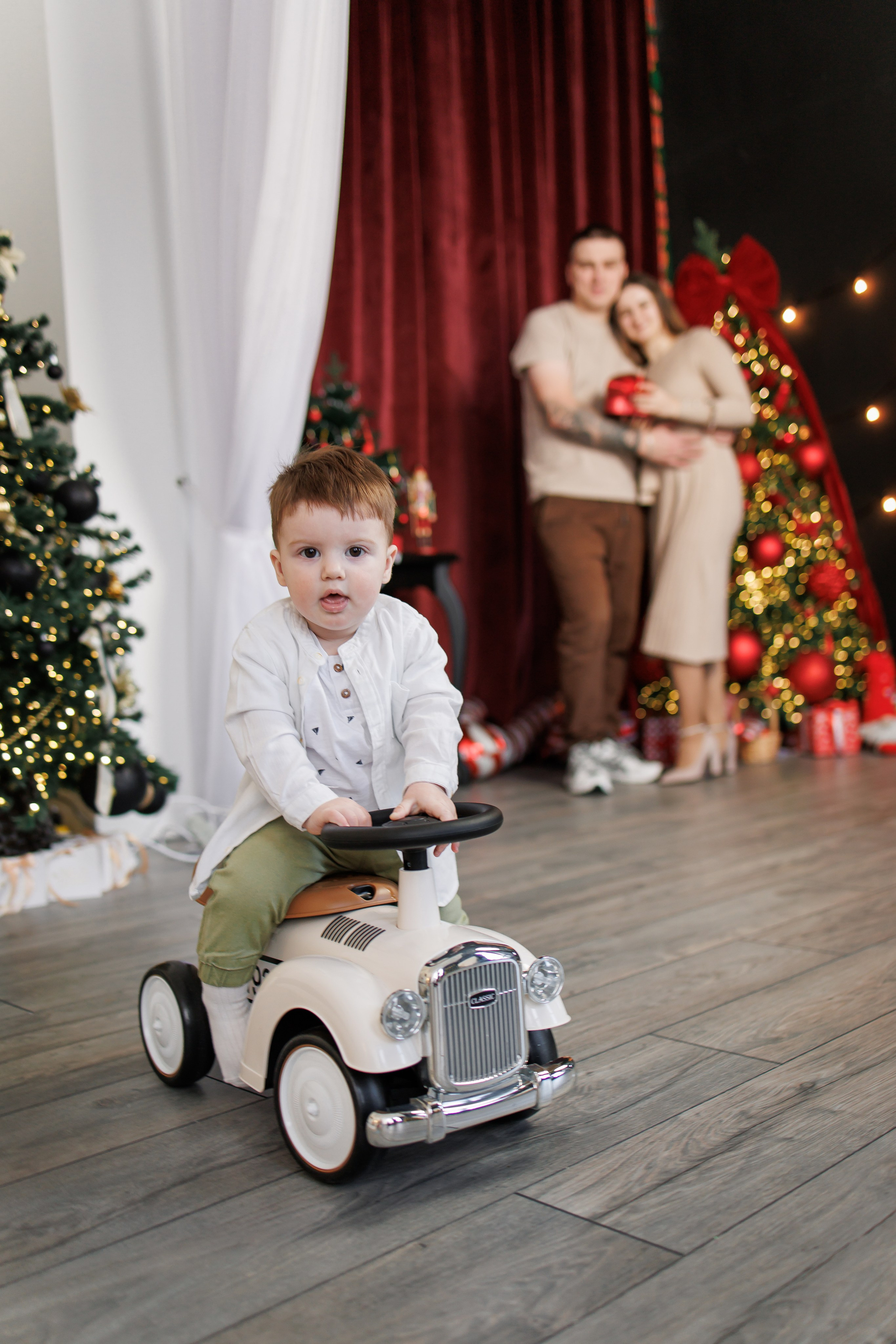 Ваши фотографии. Интерьерная фотостудия Background в Омске