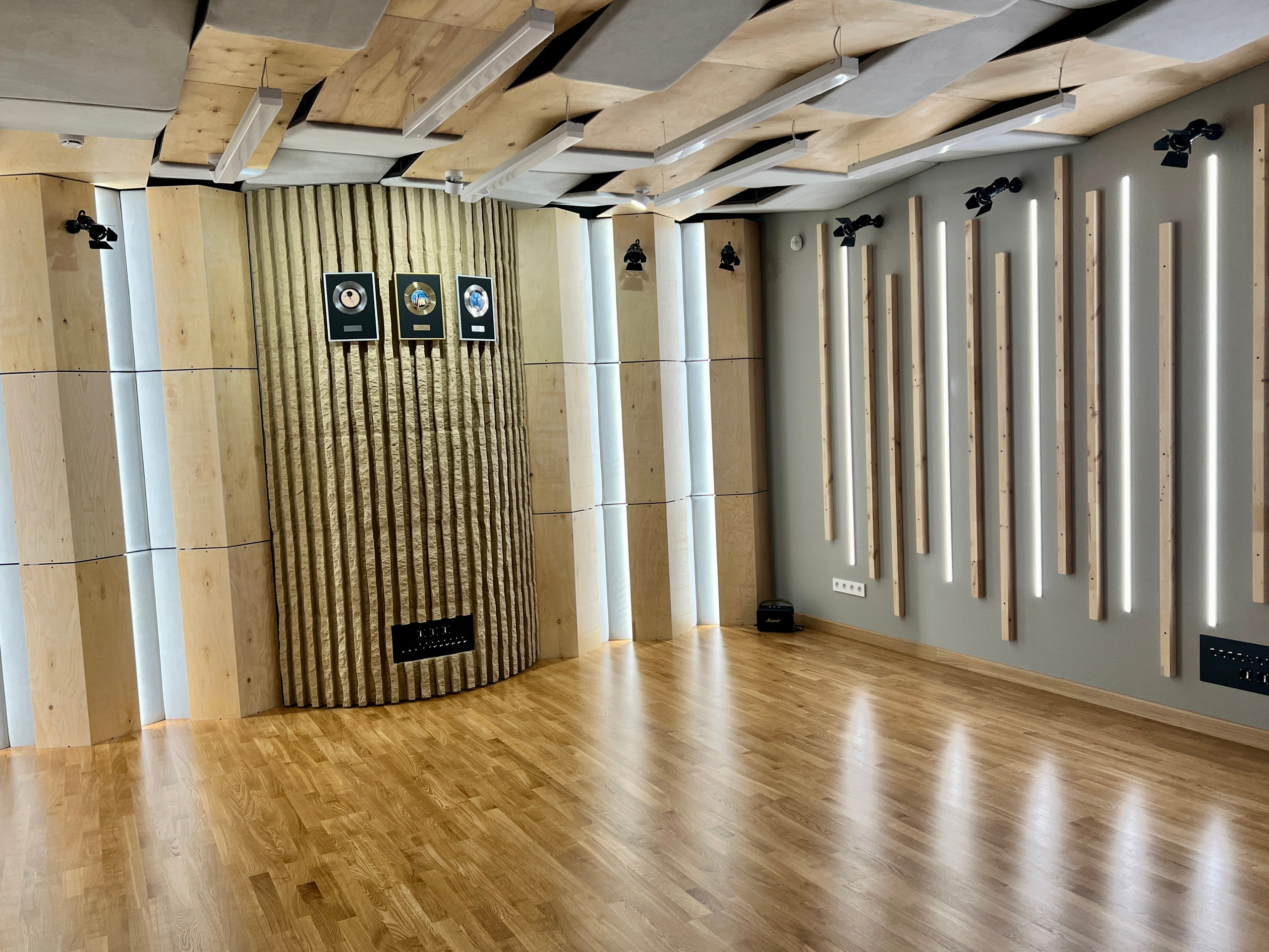 Лаунж-студия 150 м². 1st.Great.Pro. Реализация дизайн-проектов в премиум-сегменте жилой и коммерческой недвижимости