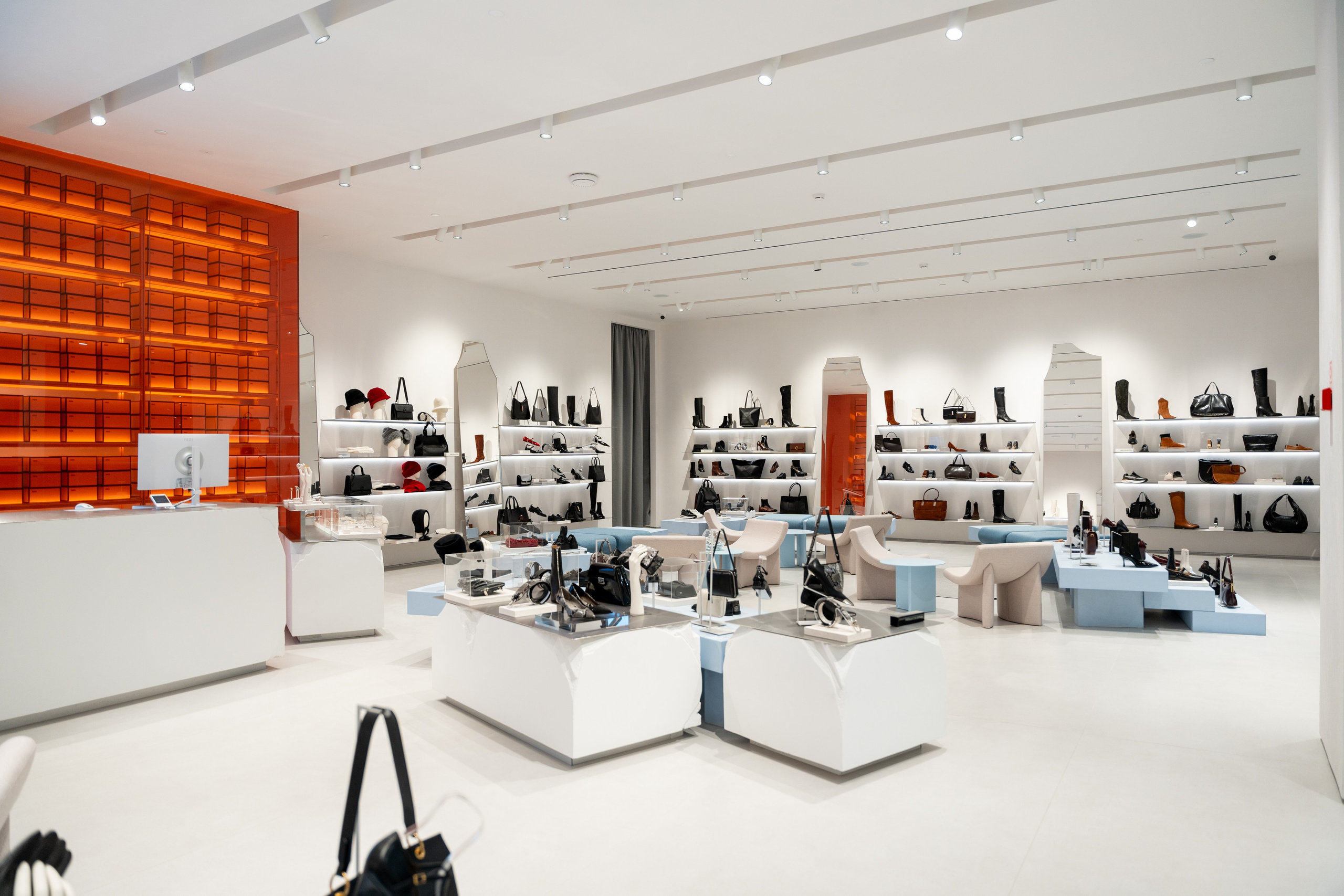 Интерьерная фотосъемка магазина Ekonika в Краснодаре — обувной бренд Профессиональная фотосъемка Ekonika — фирменный магазин в Краснодаре. Шедевры для Вас! Фотограф и Видеограф в Краснодаре Пахиев Руслан