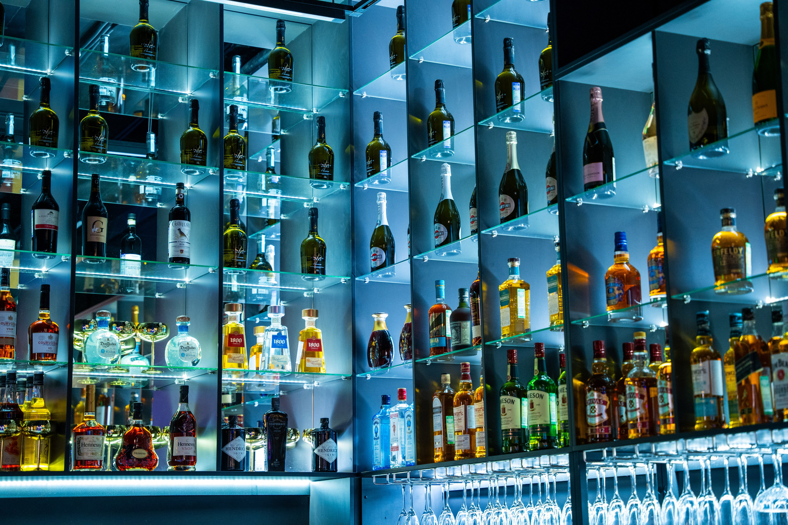 Фотосъемка интерьера стриптиз-клуба Hefner — элитный клуб Краснодара. Интерьерная фотосъемка клуба Hefner в Краснодаре — профессионально. Шедевры для Вас! Фотограф и Видеограф в Краснодаре Пахиев Руслан