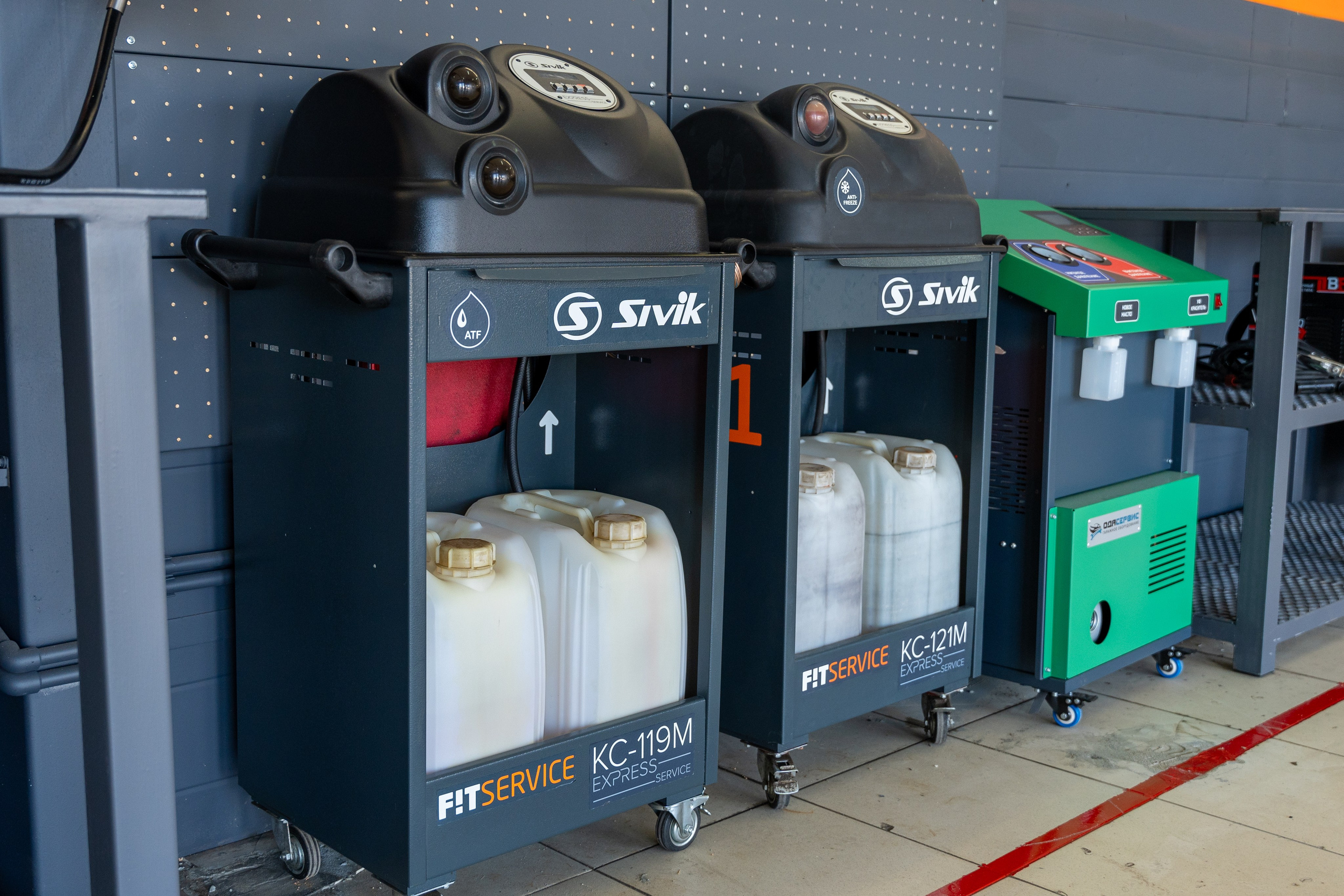 Интерьерная фотосъемка автосервиса Fit Service в Краснодаре — сеть СТО Профессиональная фотосъемка интерьера техцентра в Краснодаре. Шедевры для Вас! Фотограф и Видеограф в Краснодаре Пахиев Руслан