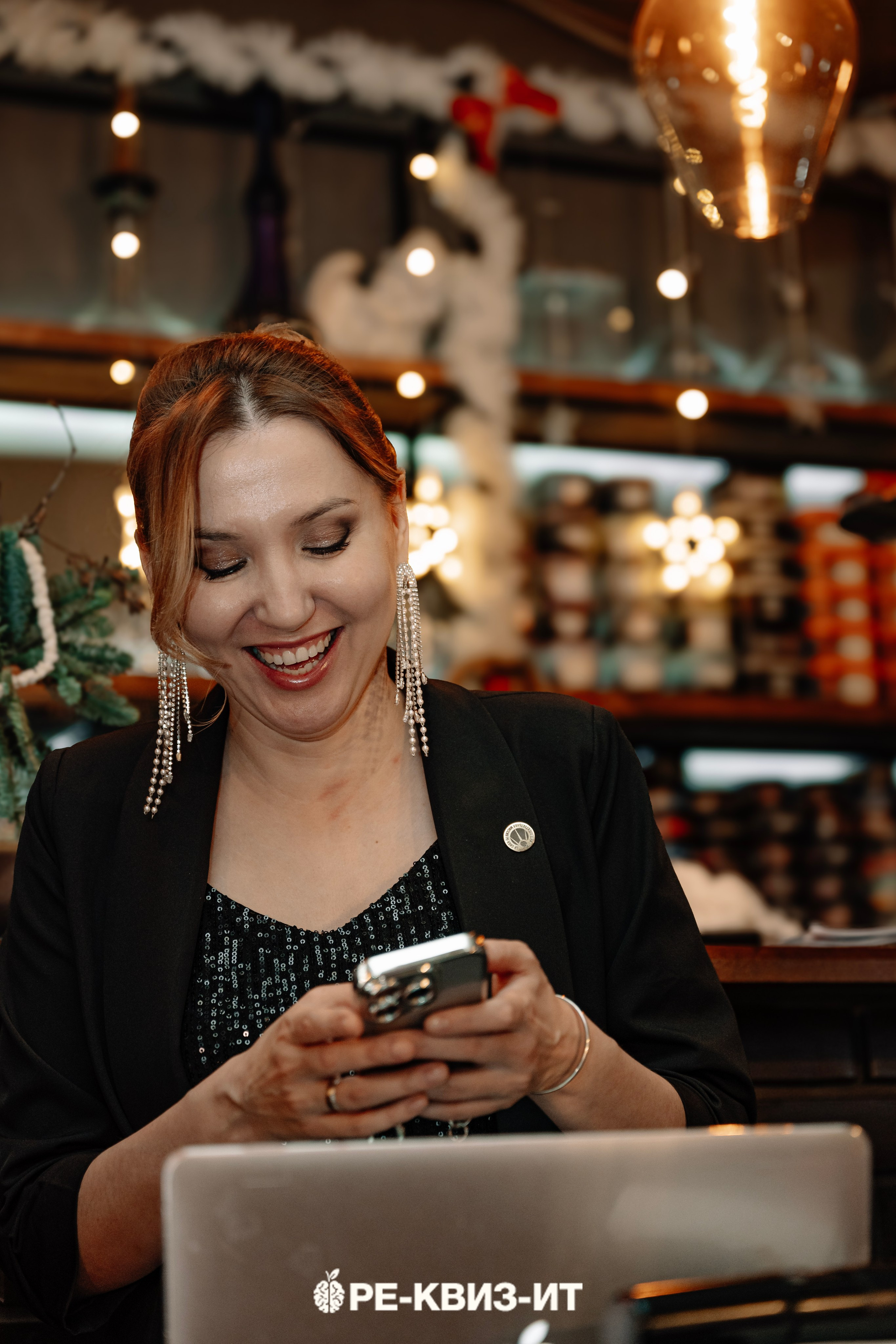 Реквизит — квиз в Зеленодольске и Волжске ZR cafe. Свадебный фотограф в Казани, и Зеленодольске Радик Мухаметов