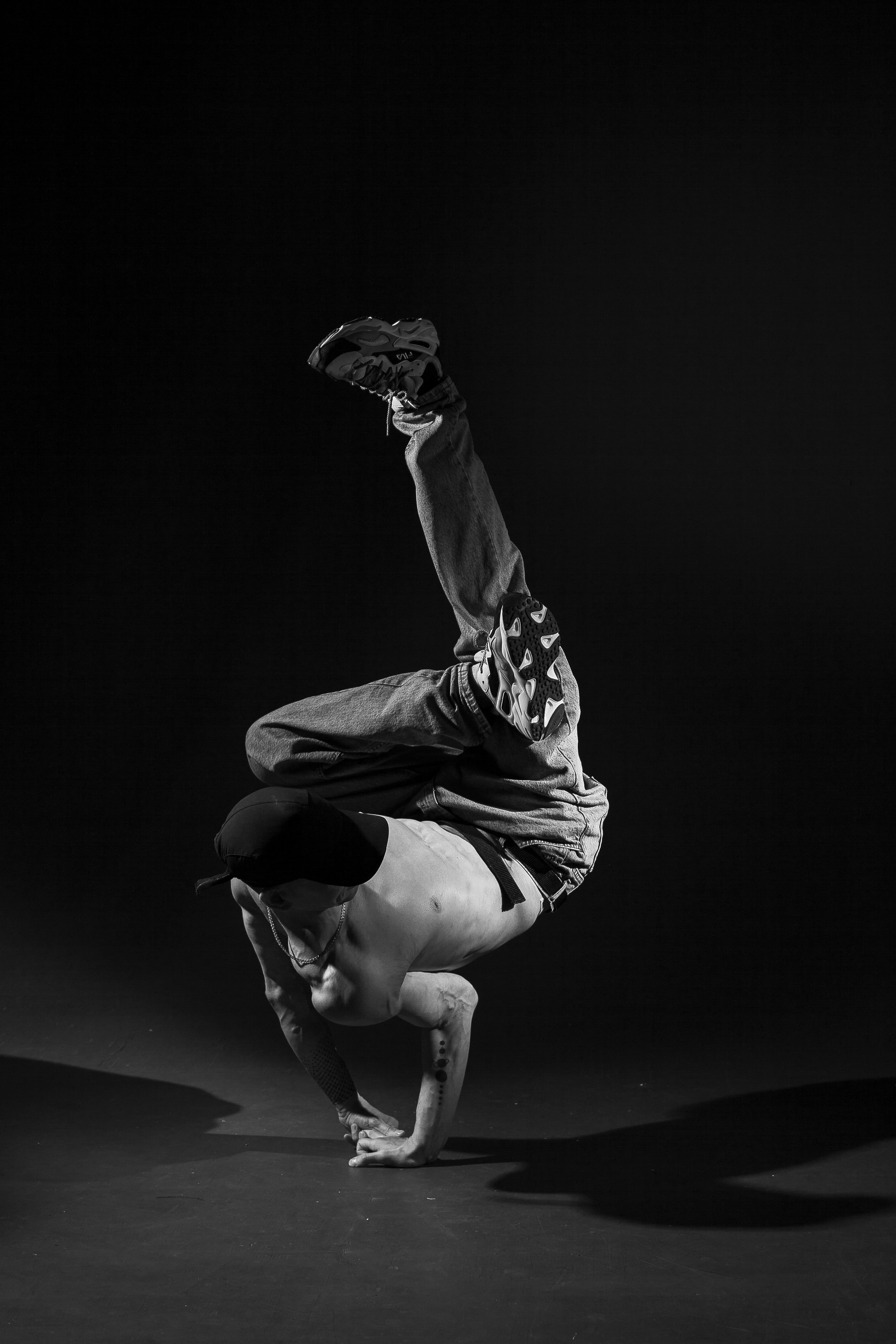 Борислав. Танцор брейкданса. Психолог с фотоаппаратом Зимина Оксана