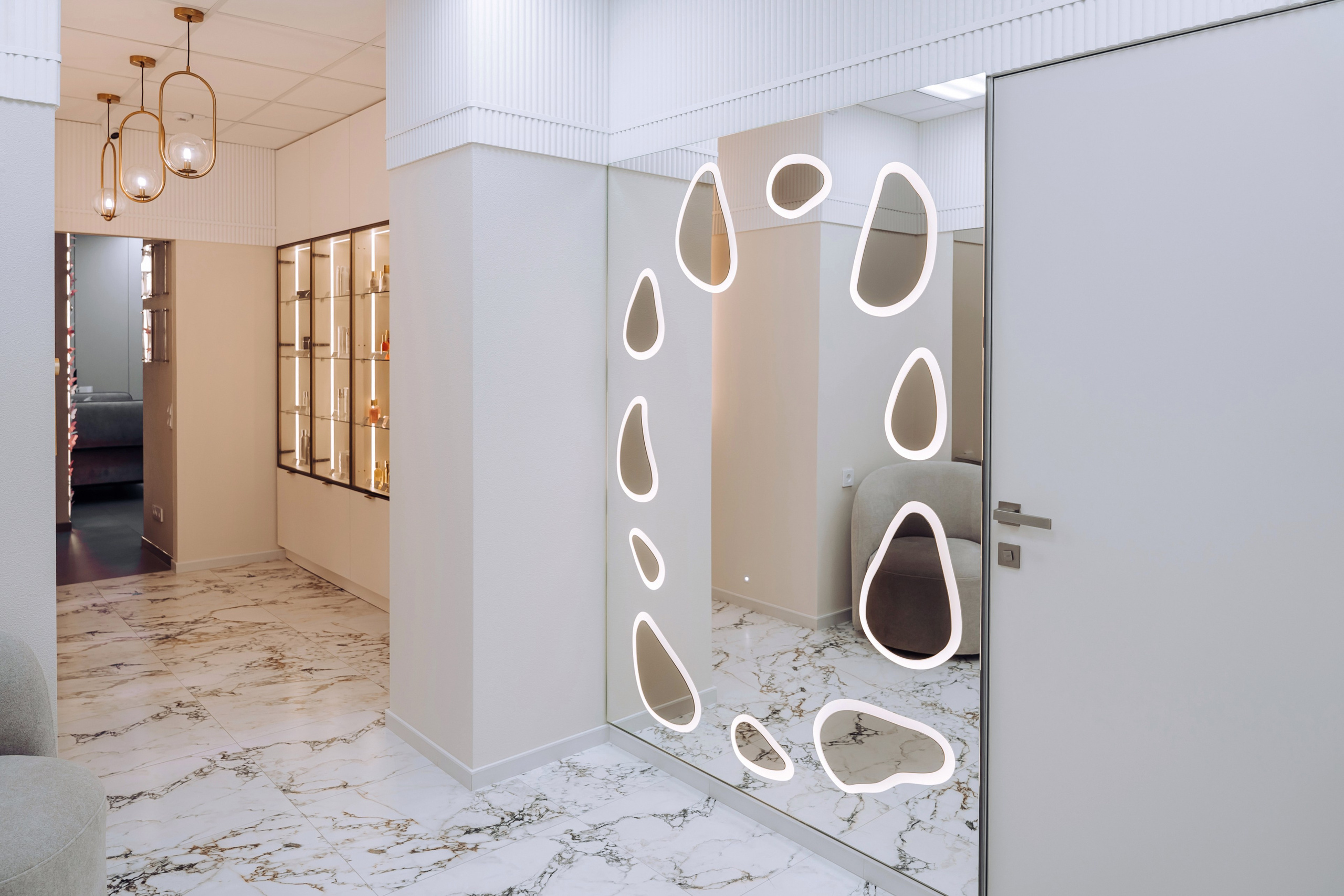 Дизайнер премиального интерьера Екатерина Левочкина (салон красоты и спорт клуб). Свадебный и семейный фотограф Волгоград