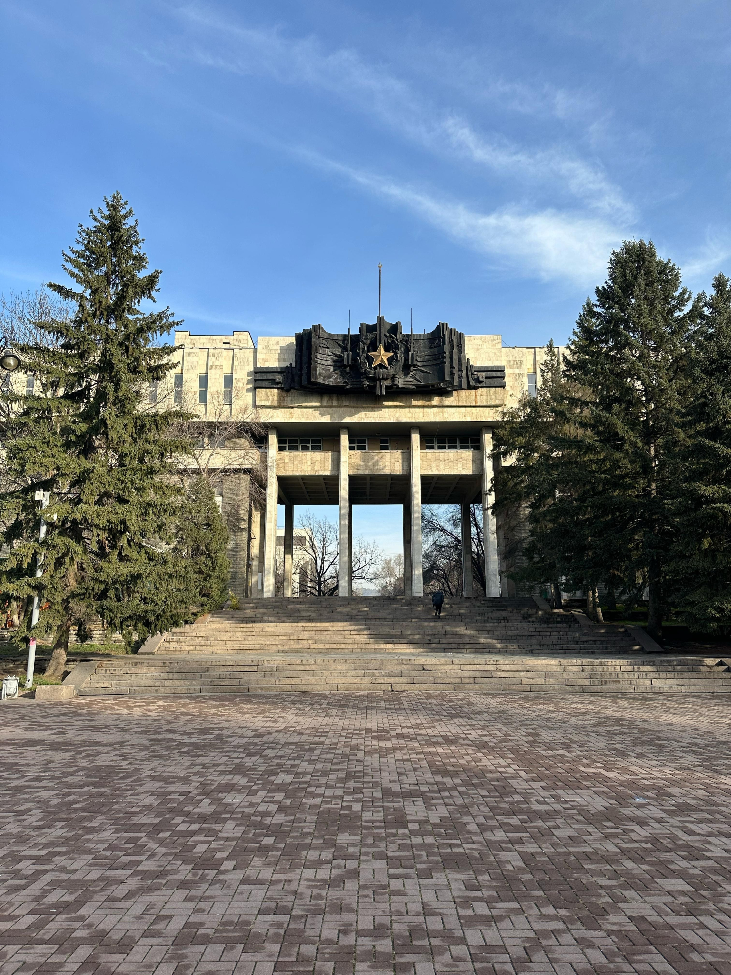 Обзорная пешеходная экскурсия по Алматы — центр города и история