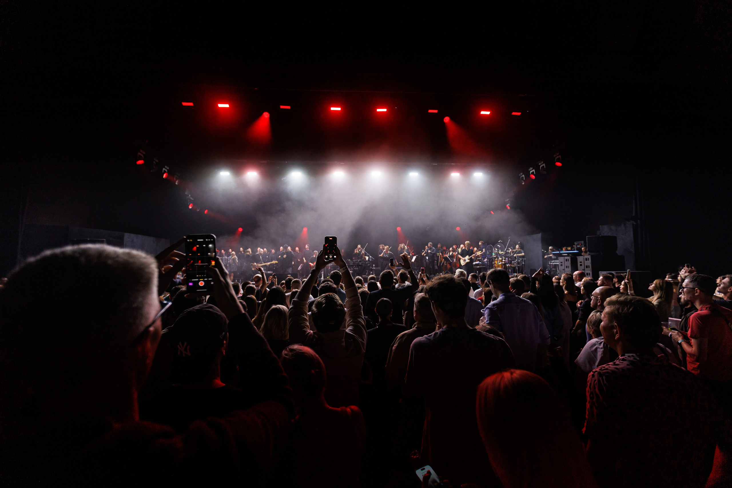 Concert Photography in Dubai — Anton Belyaev Live Performance. Evgen Yatsenko — Photographer in Dubai