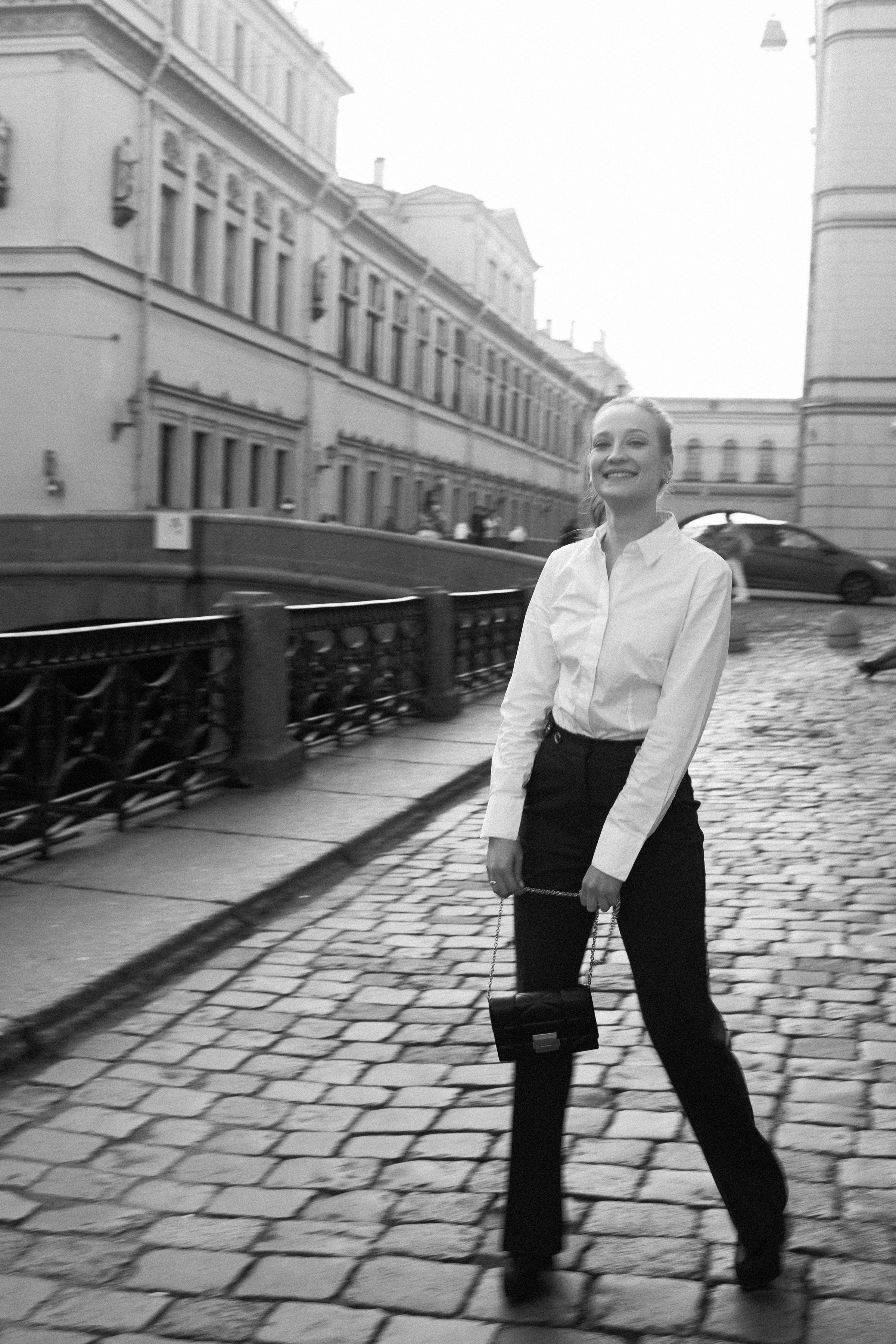 Прогулочная фотосессия. Портретный фотограф СПб, женский фотограф, минимализм и эстетика