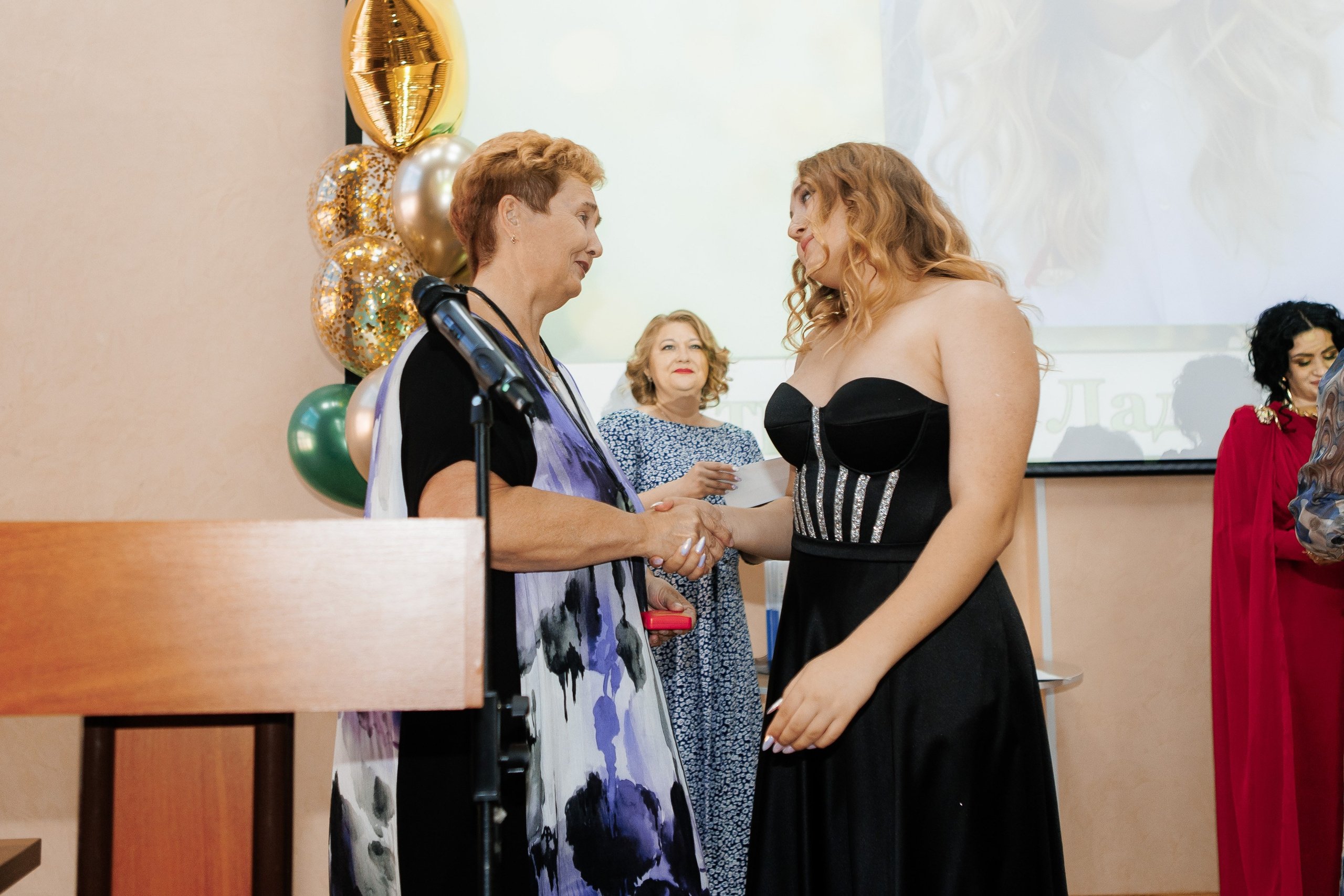 Выпускной Гимназия 12 2024 г. Свадебный и портретный Фотограф в Липецке Дмитрий Котюков