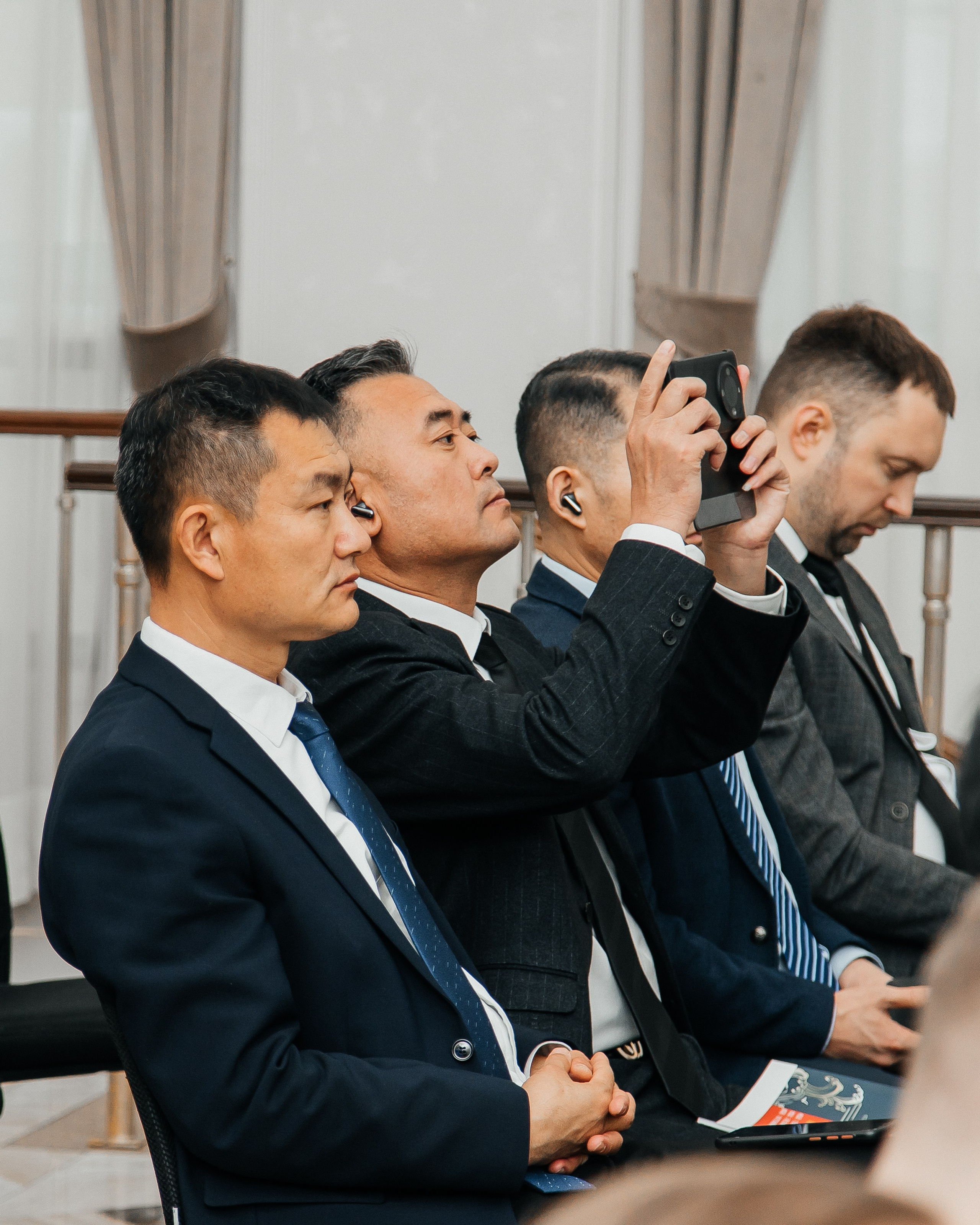 Бизнес — встреча с предпринимателями Китая. Фотограф Екатеринбург Марина Поздеева