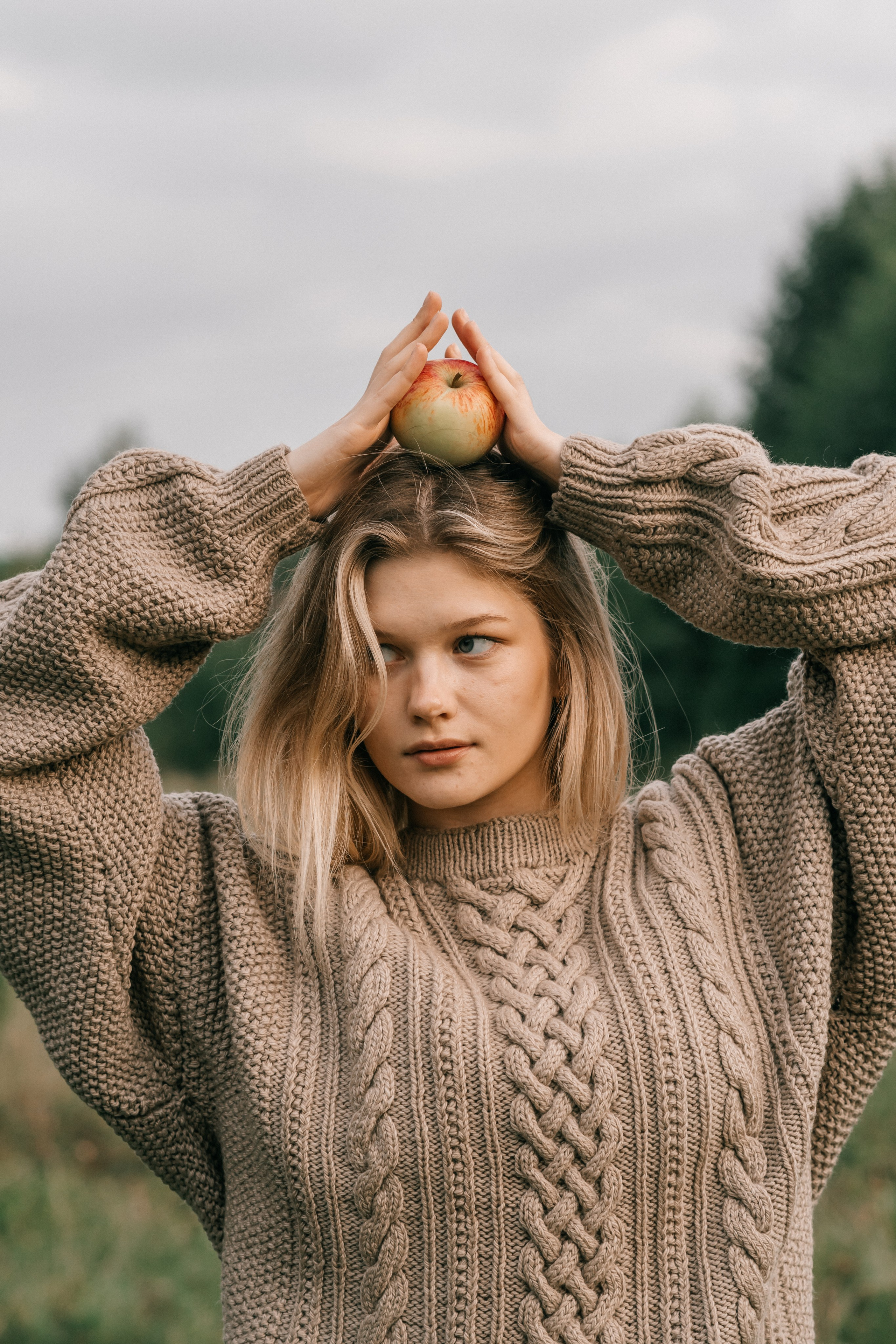 Julia. Я — Алёна и я фотографирую красиво (е)