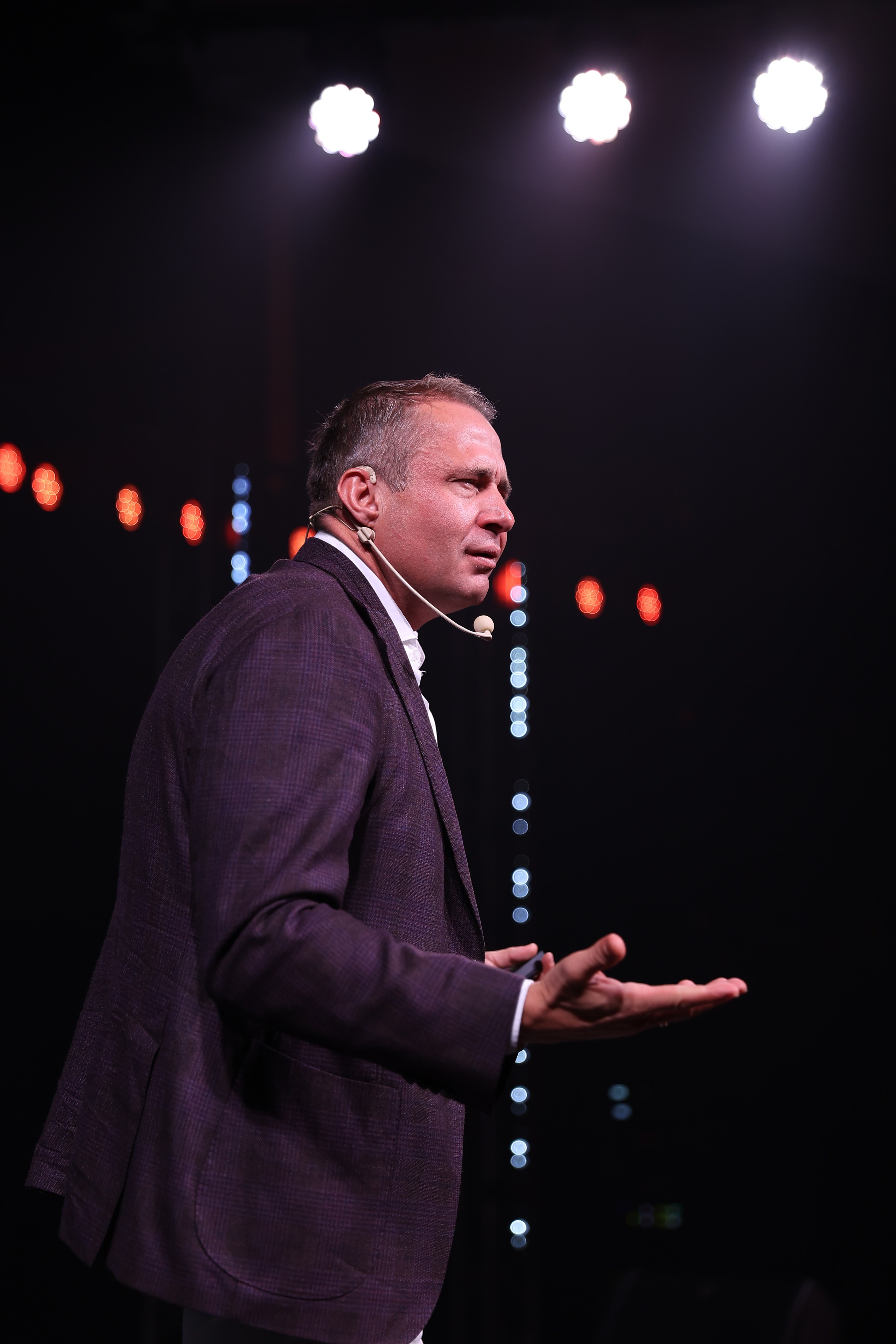 Оскар Хартманн. Business standup тур. Александра, репортажный и событийный фотограф